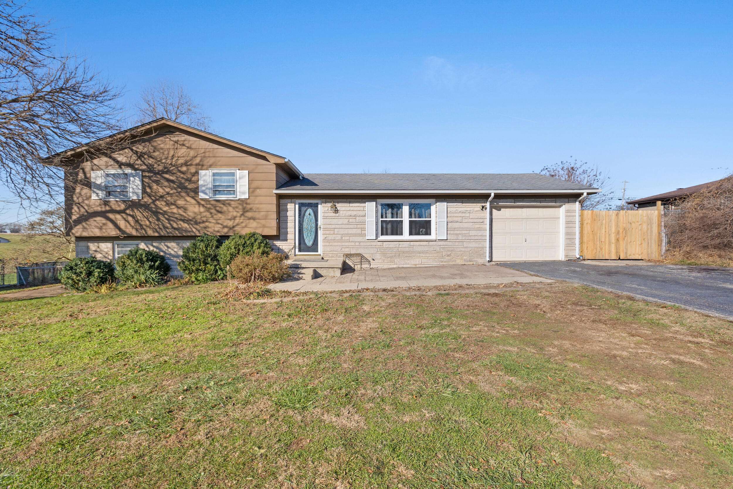 Berea, KY 40403,139 Mountain View Drive