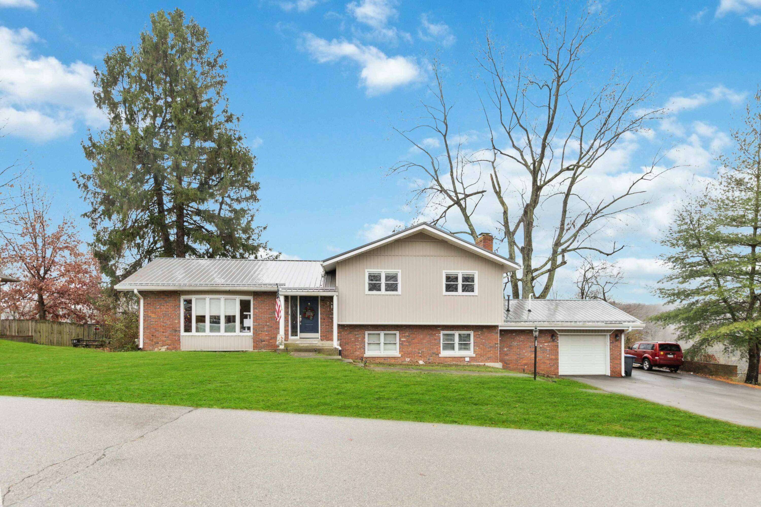 Frankfort, KY 40601,1228 Meadow Lane