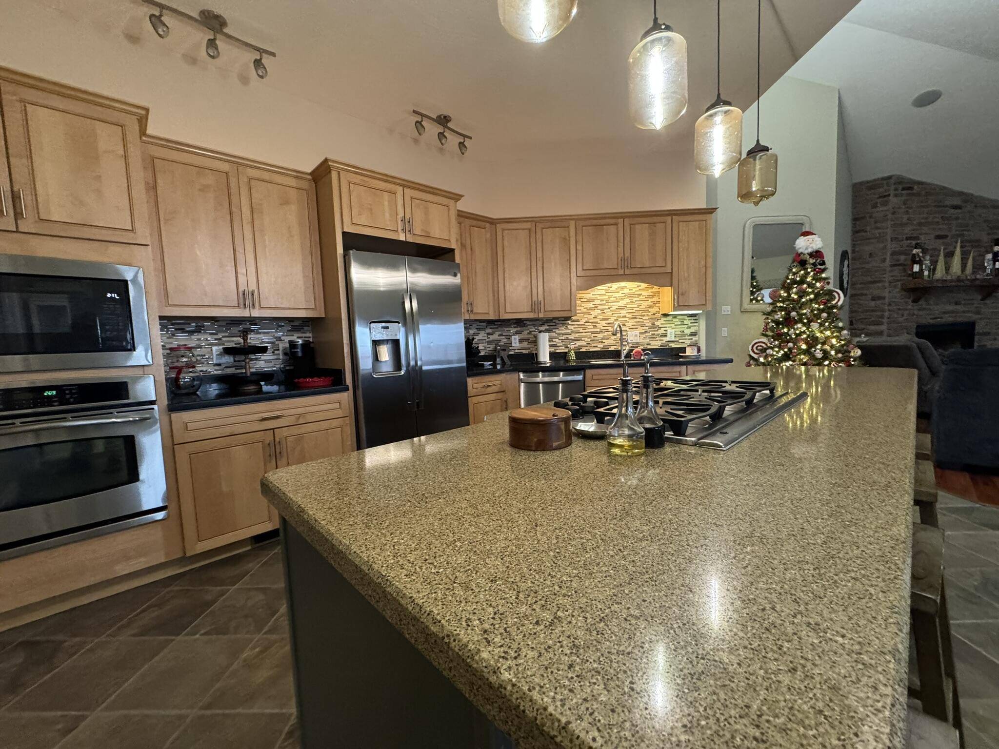 Jamestown, KY 42629,1057 Lily Creek Resort Road