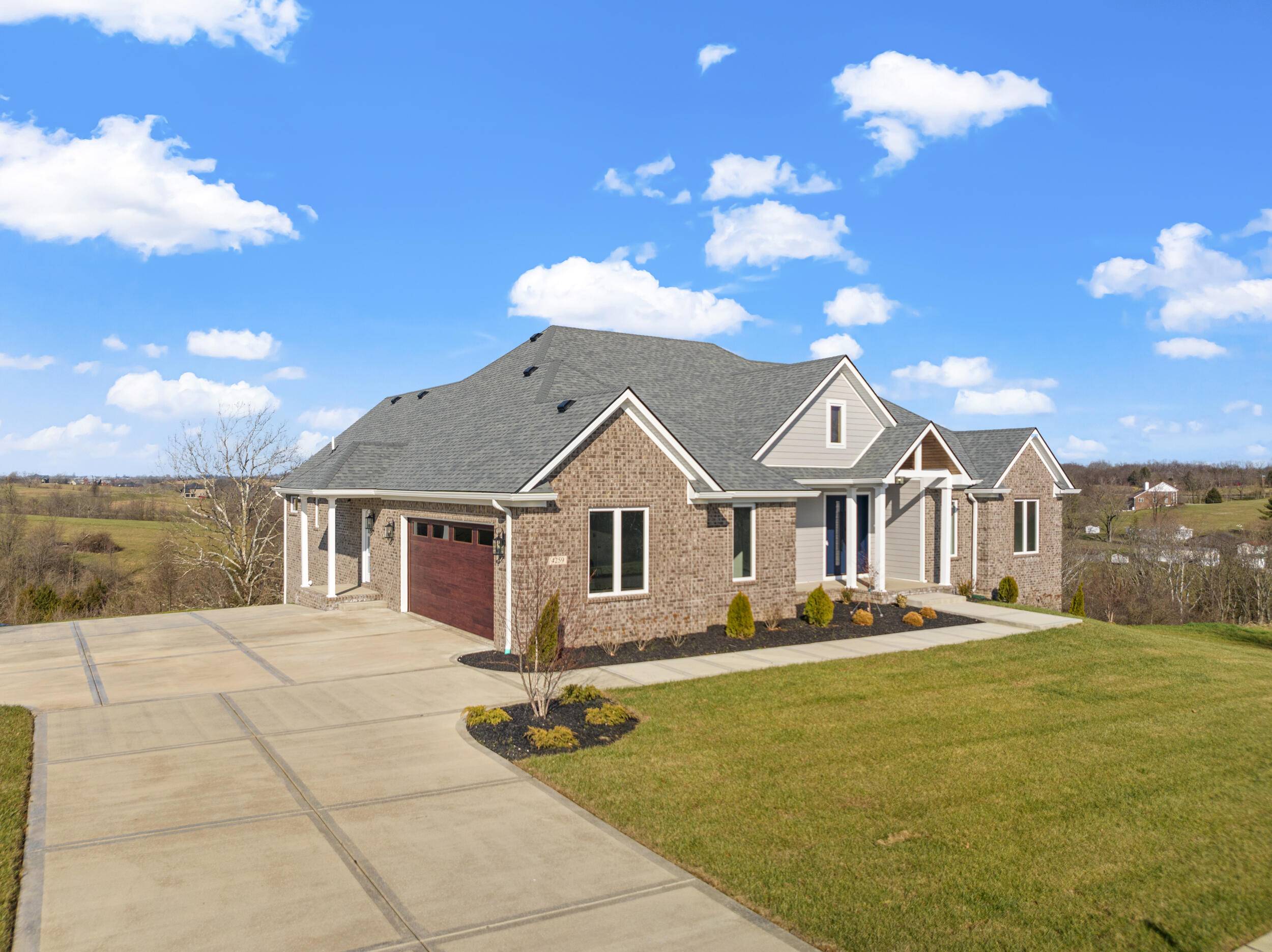 Richmond, KY 40475,4259 Equestrian Way