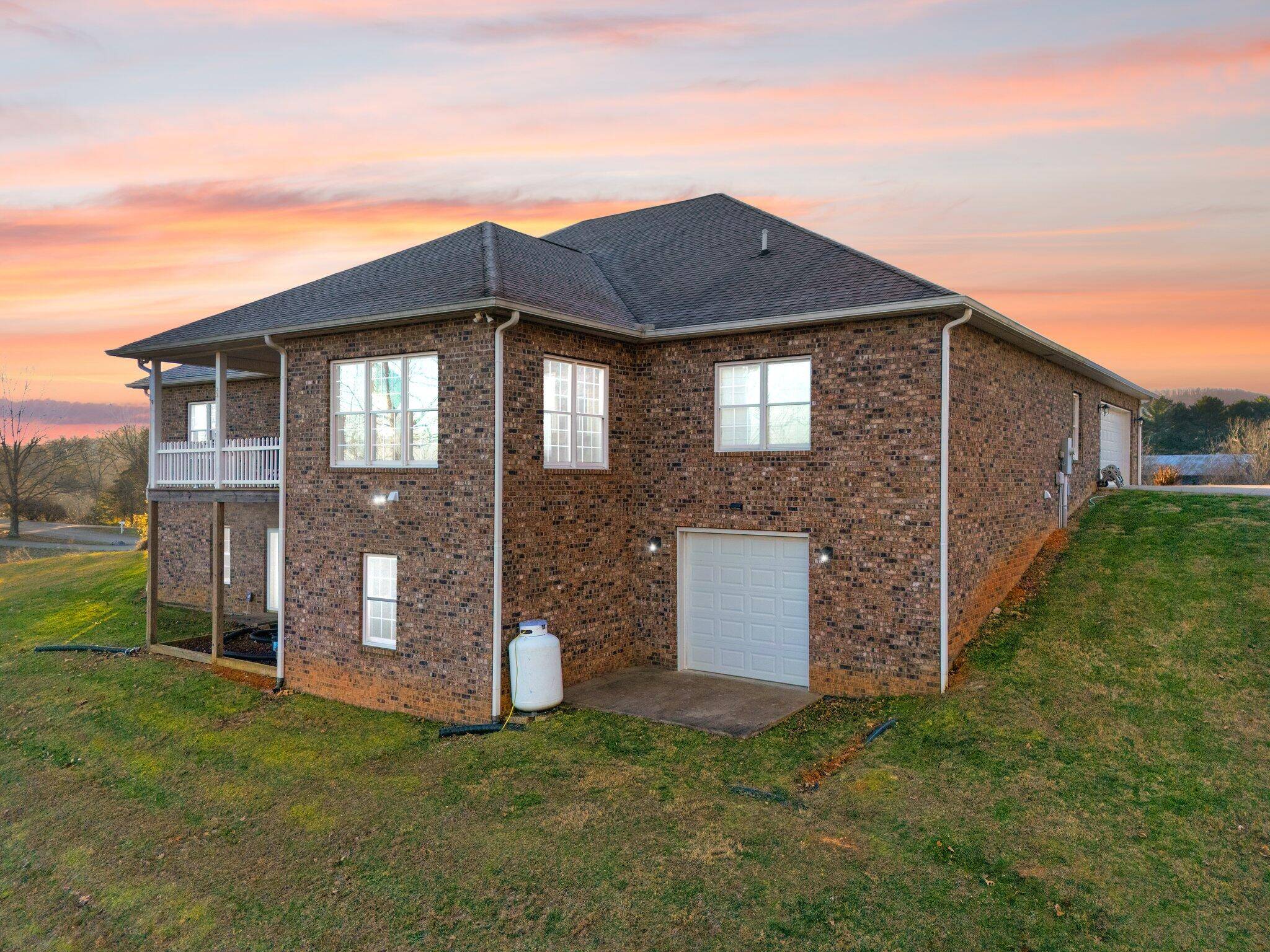Bronston, KY 42518,466 Colson Cove Drive