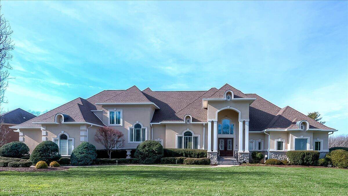 Frankfort, KY 40601,534 Country Lane