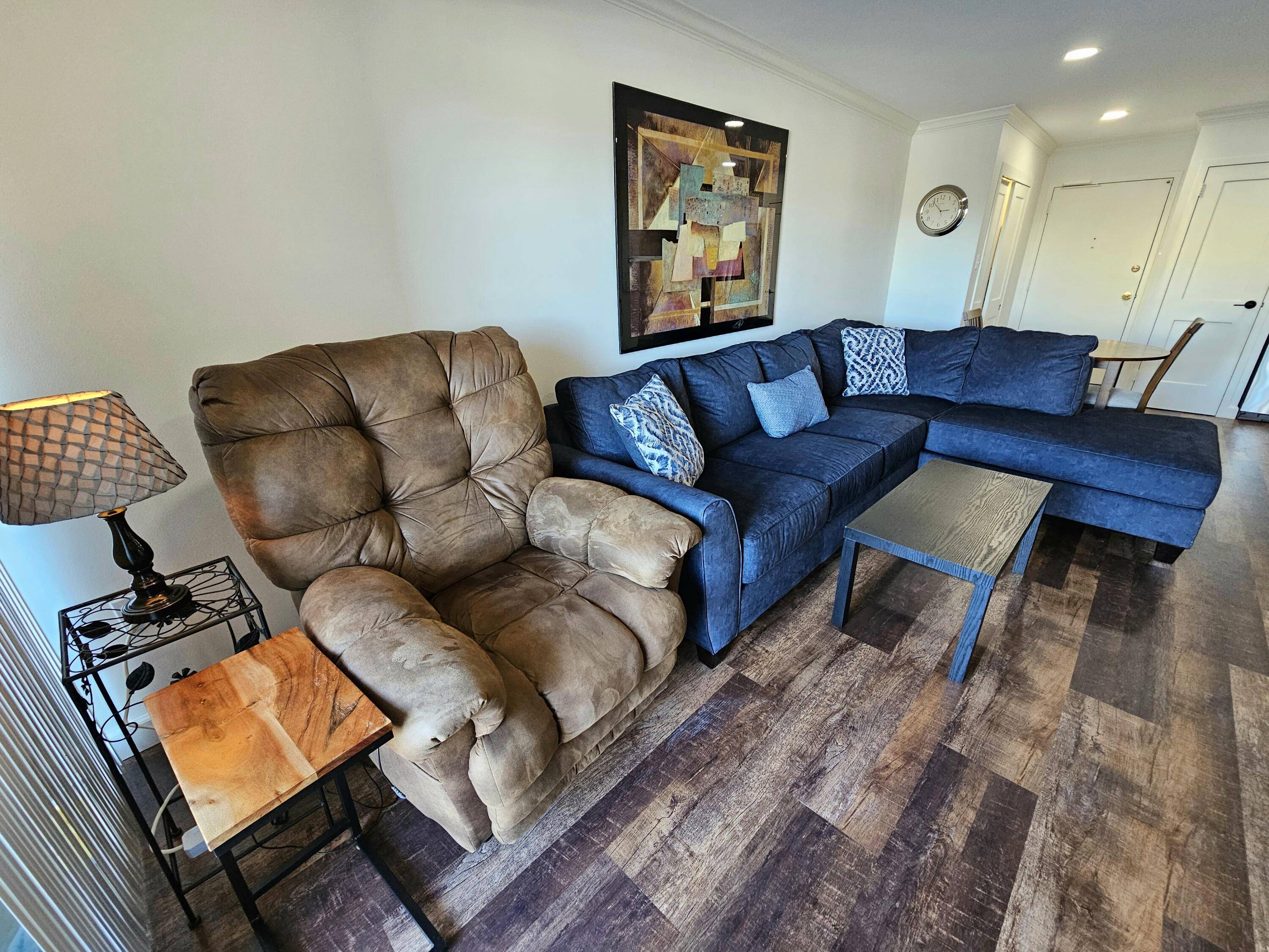 Lexington, KY 40503,2121 Nicholasville #210