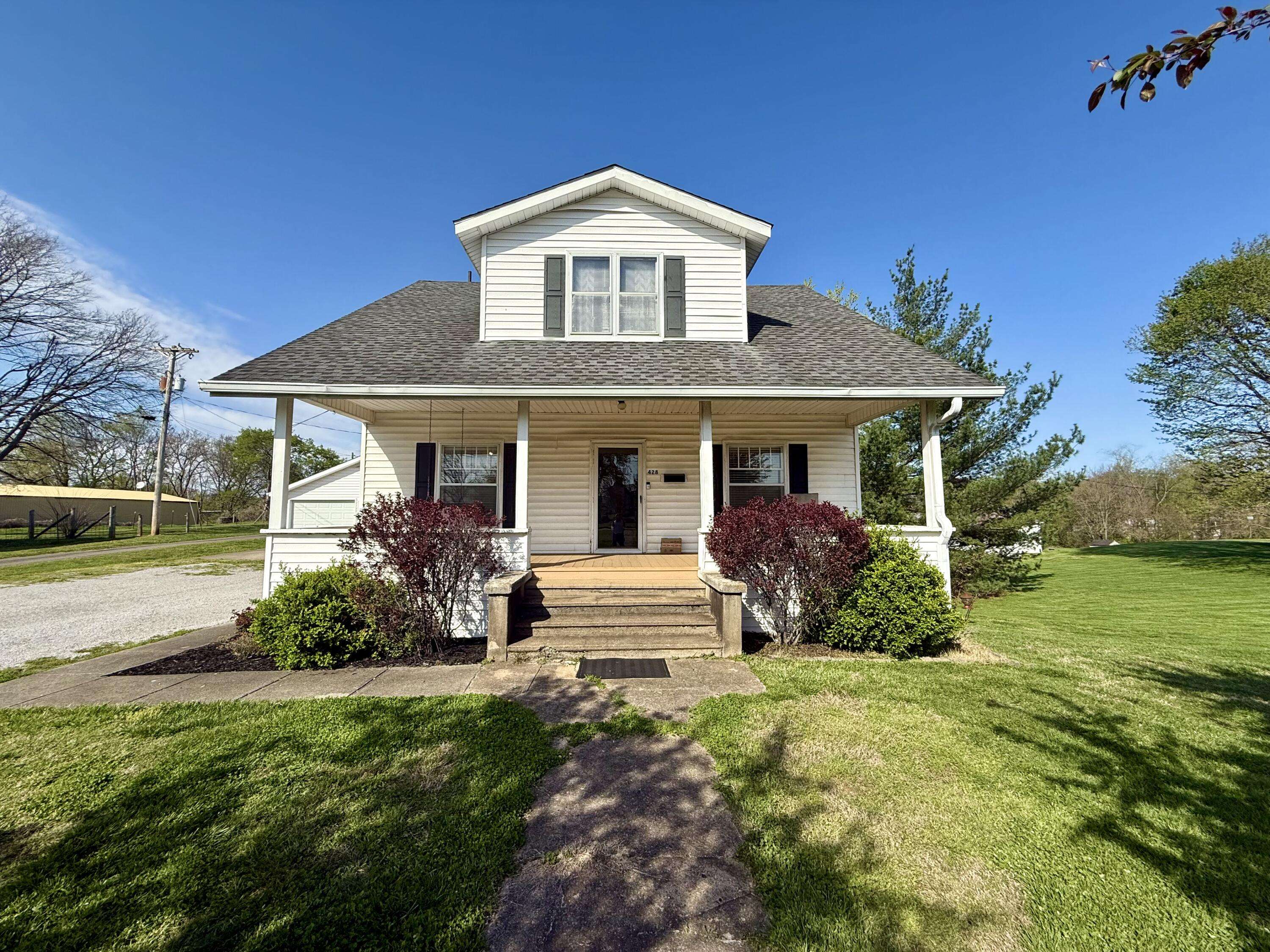 Monticello, KY 42633,428 Columbia Avenue