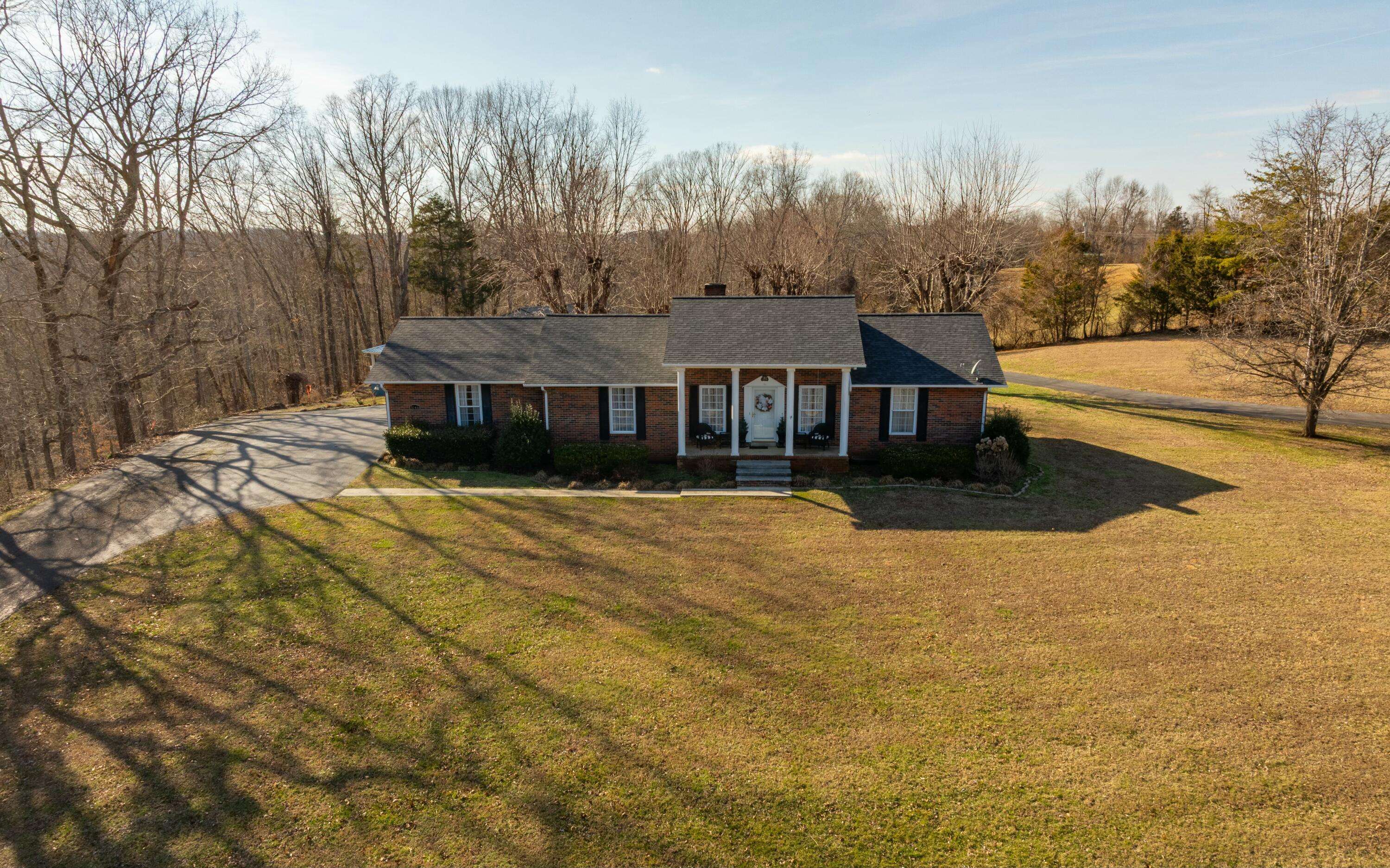 Burkesville, KY 42717,3146 Sulphur Creek Road Road