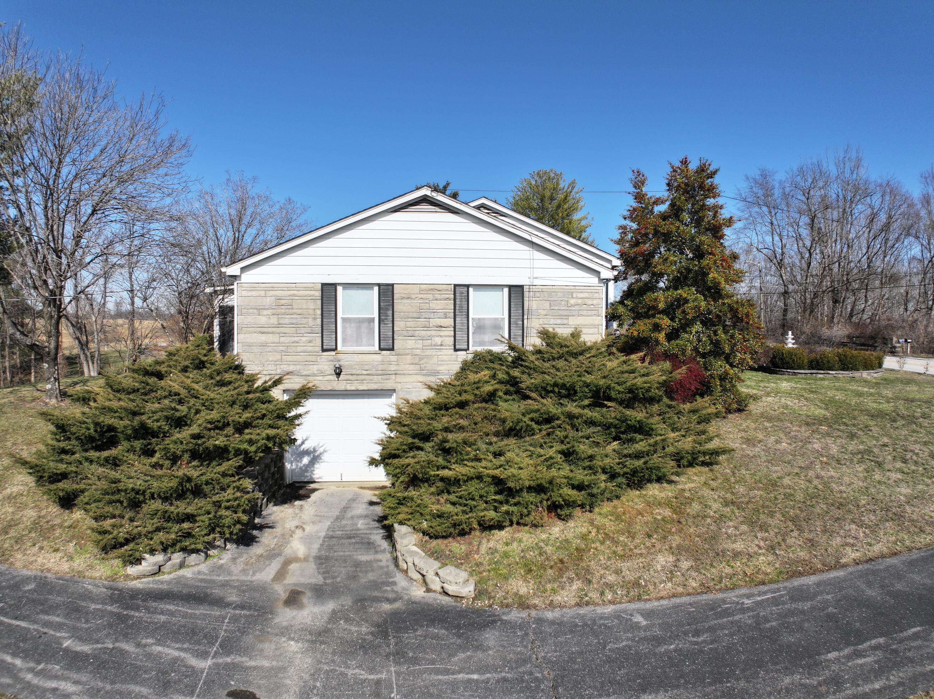 Waco, KY 40385,1209 College Hill Road