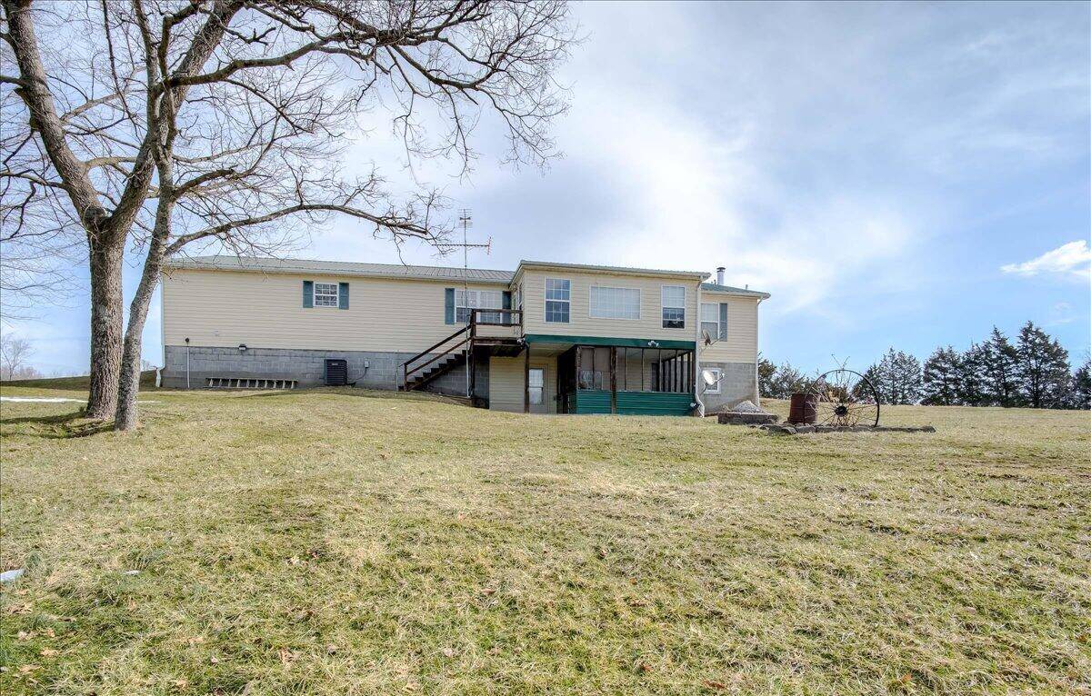Frankfort, KY 40601,13755 Bald Knob Road