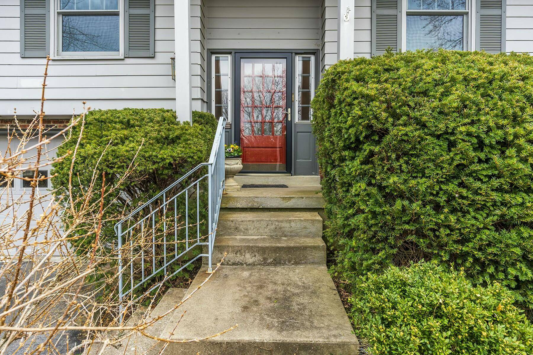 Lexington, KY 40517,3368 Sutherland Drive