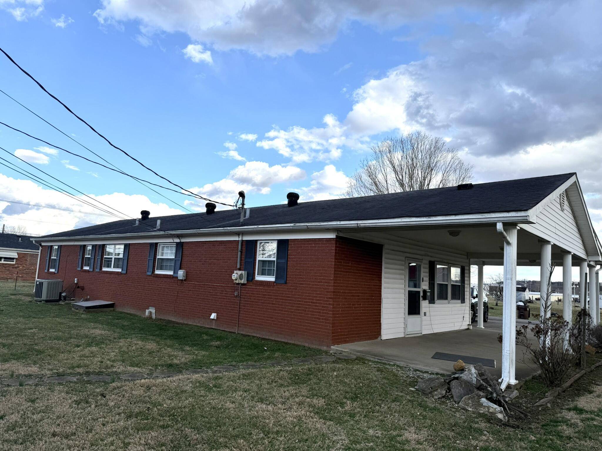 Crab Orchard, KY 40419,44 Pine Street