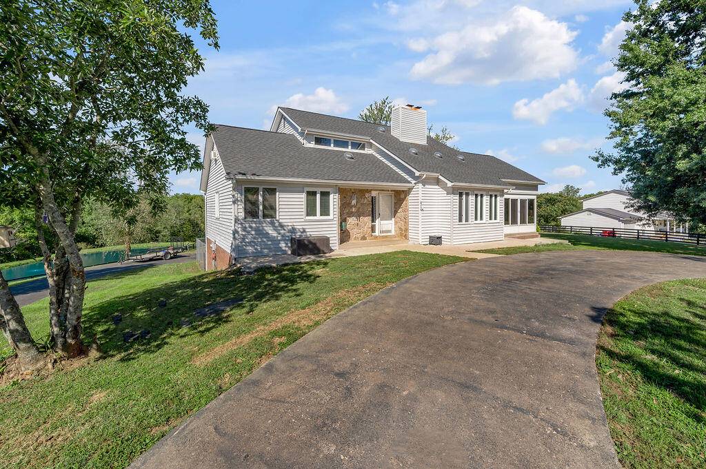 Richmond, KY 40475,614 Mule Shed Lane