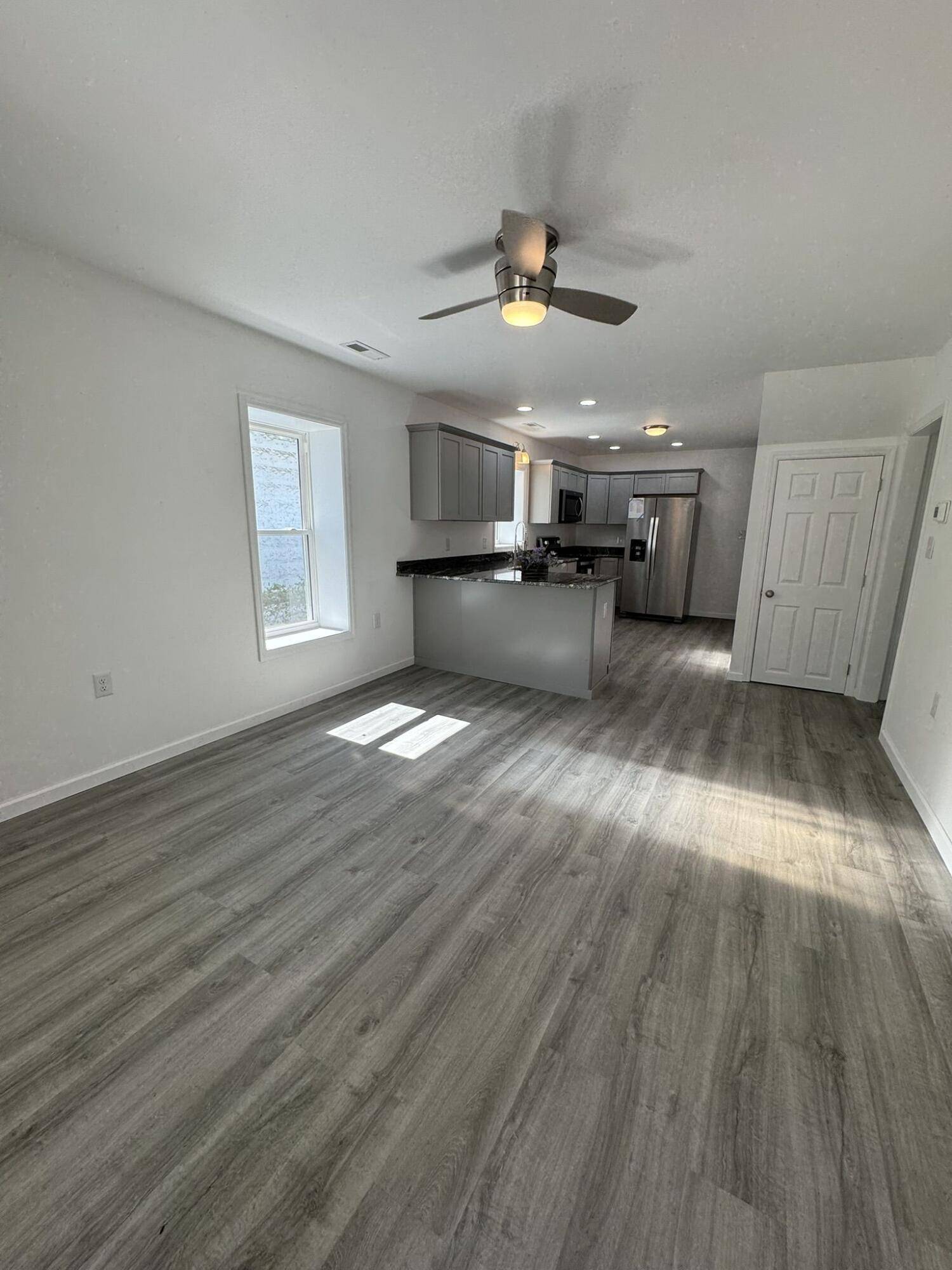 Irvine, KY 40336,214 Kirkland Avenue