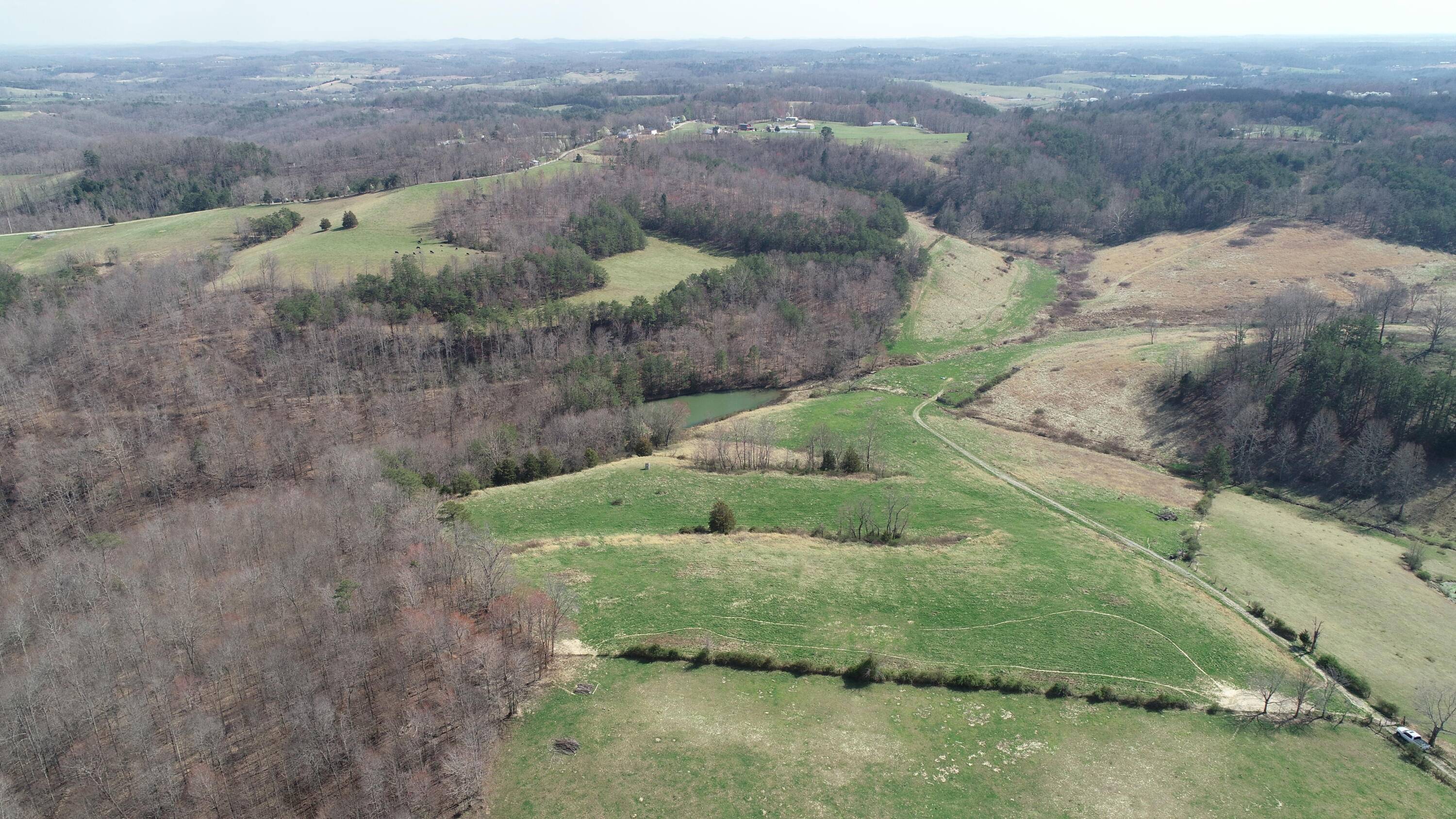 East Bernstadt, KY 40729,9999 River Hill Road