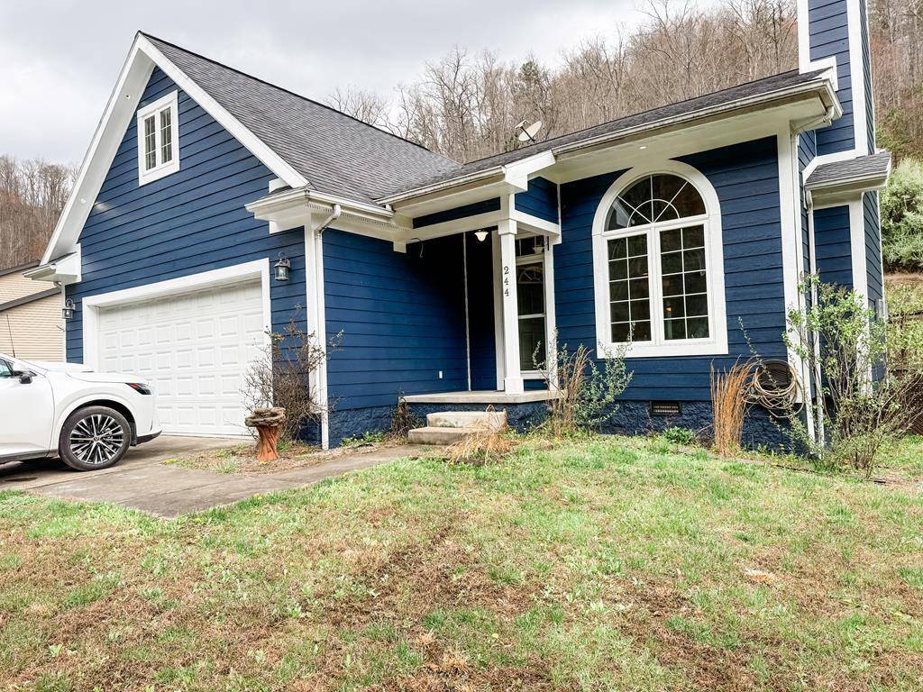 Prestonsburg, KY 41653,244 Whispering Oaks Drive