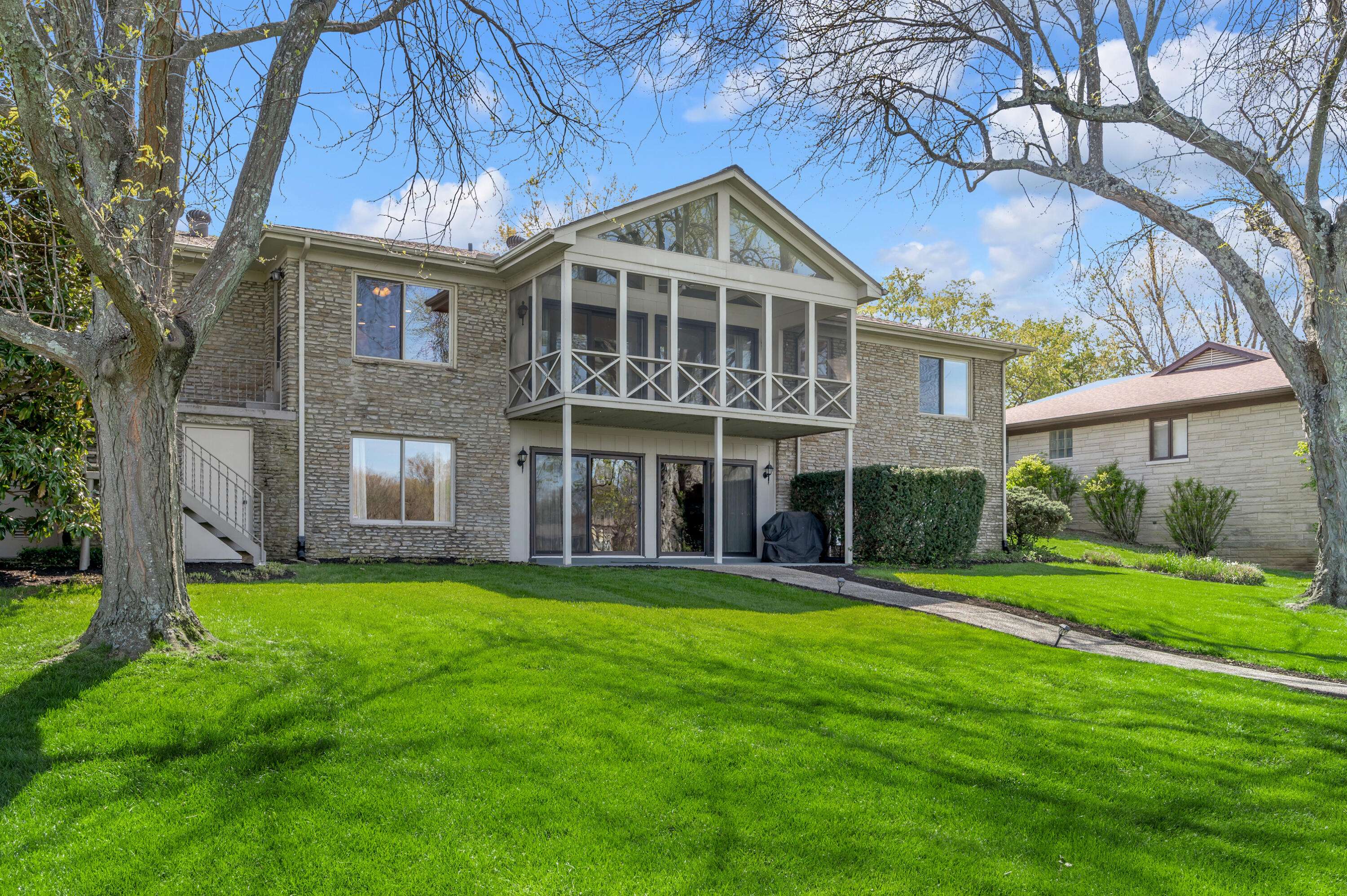 Lexington, KY 40502,927 Edgewater Drive