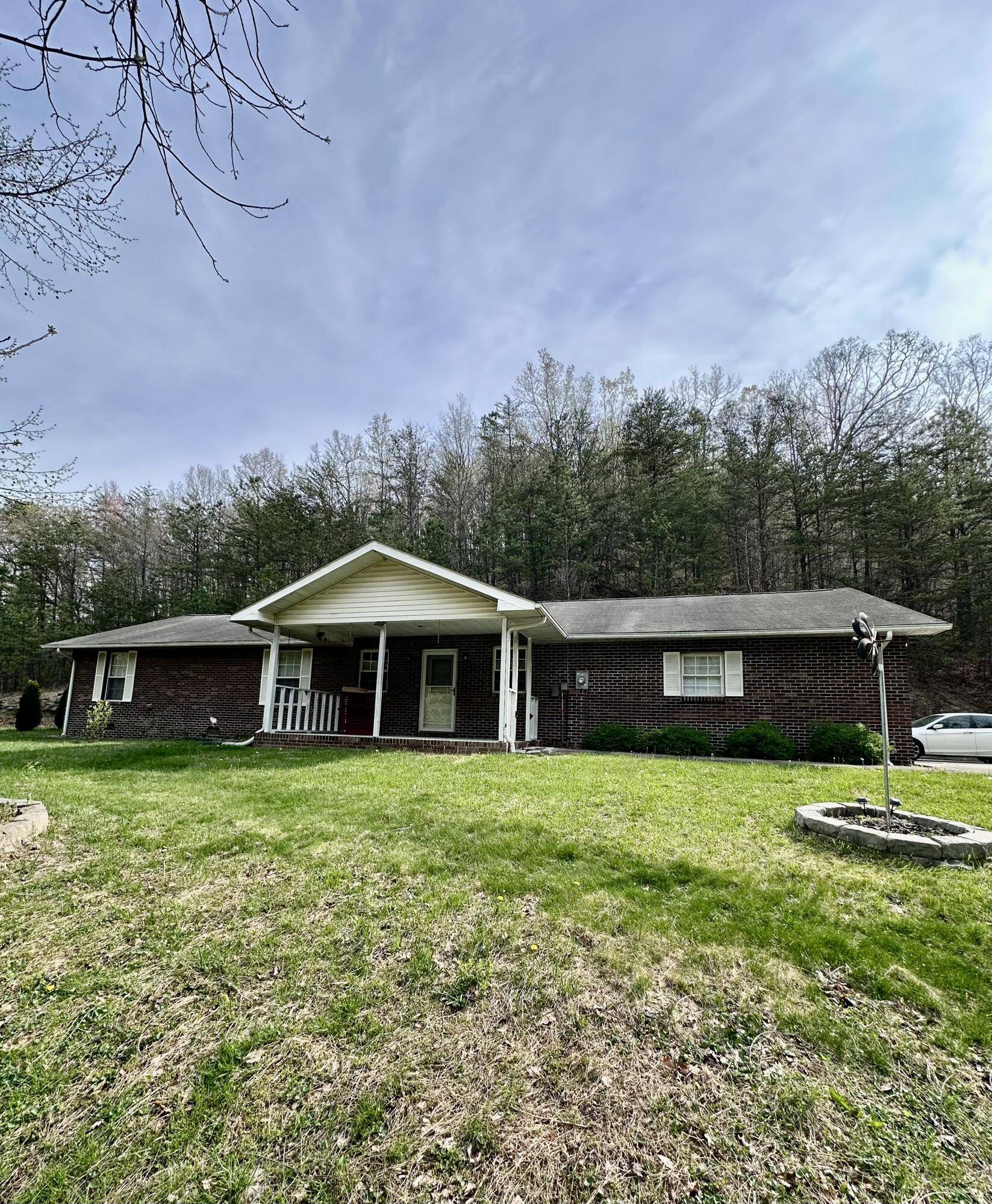 Morehead, KY 40351,890 Whitaker Street