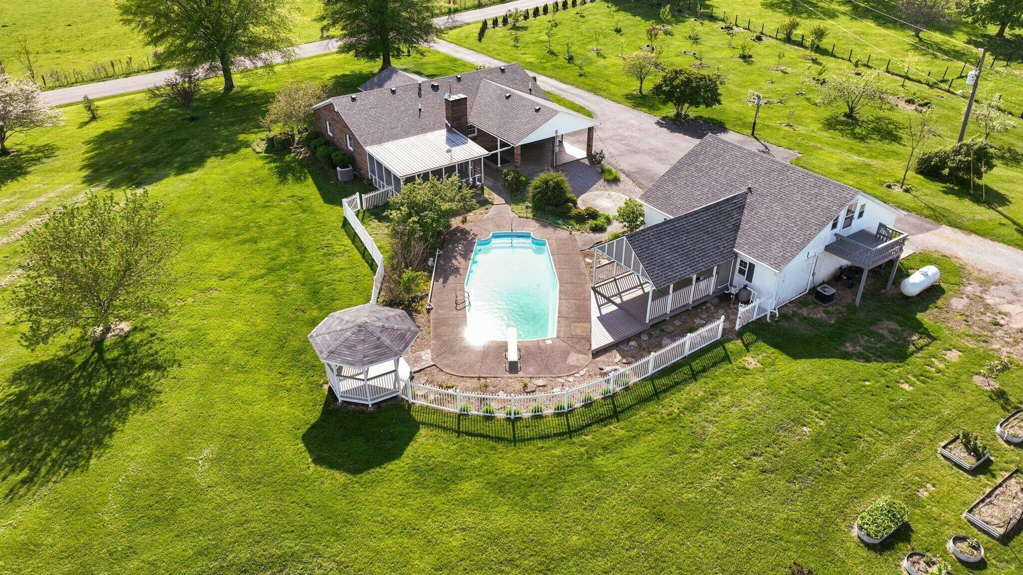 Danville, KY 40422,1660 Harberson Lane