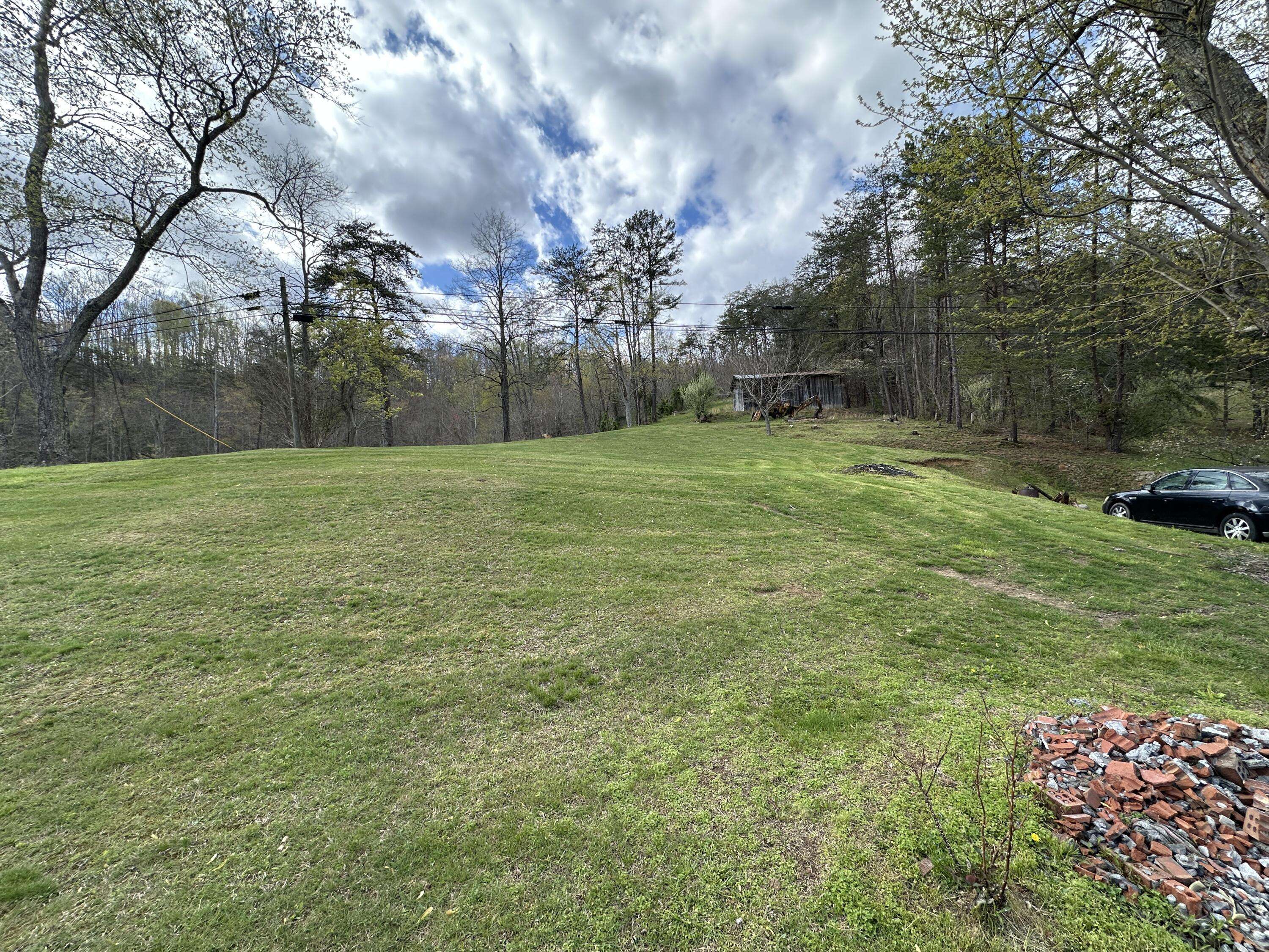 Salyersville, KY 41465,3328 U.S 460 W