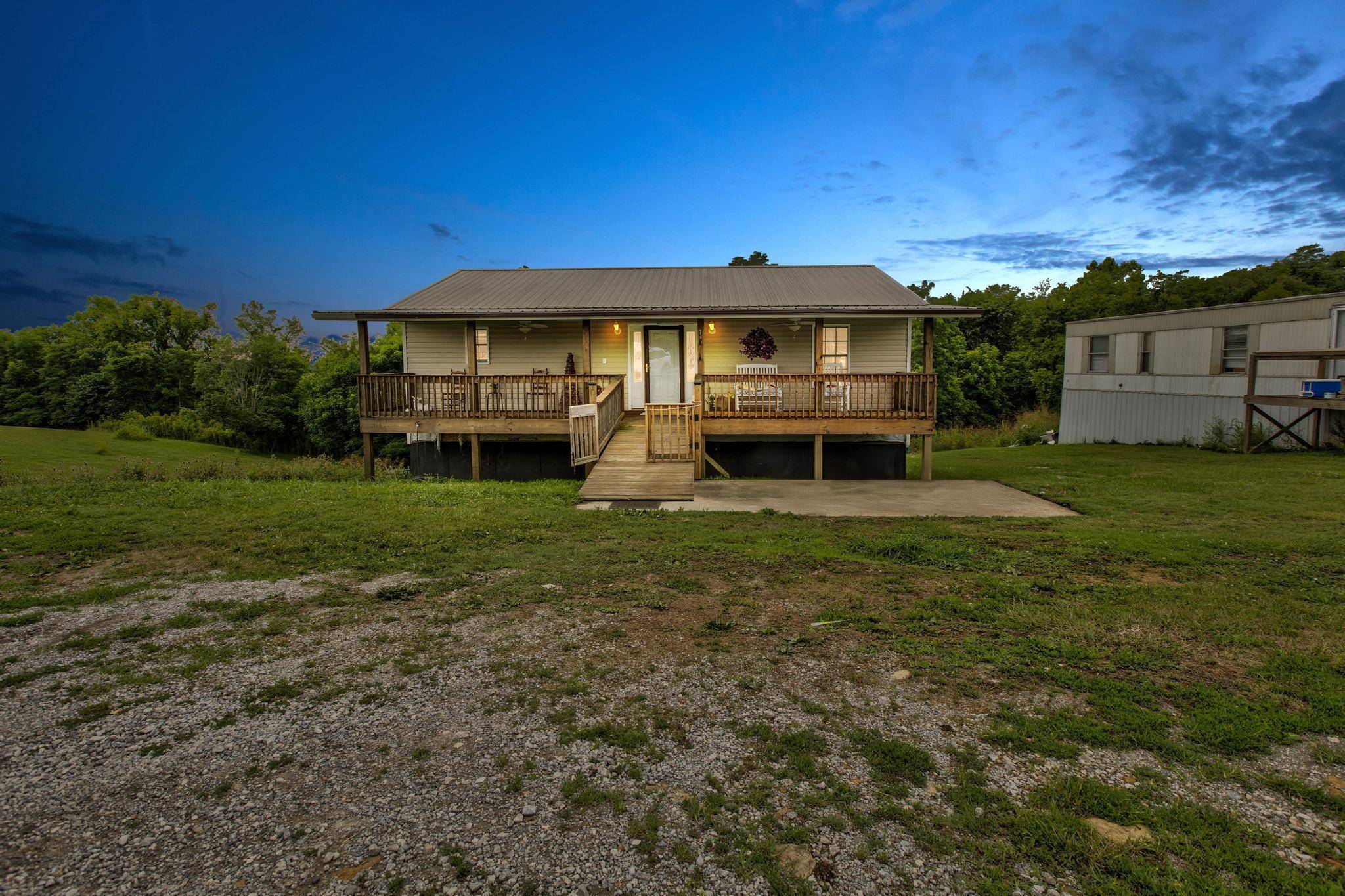Owingsville, KY 40360,753 US-60
