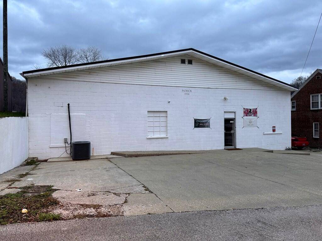 Salyersville, KY 41465,44 North Church Street