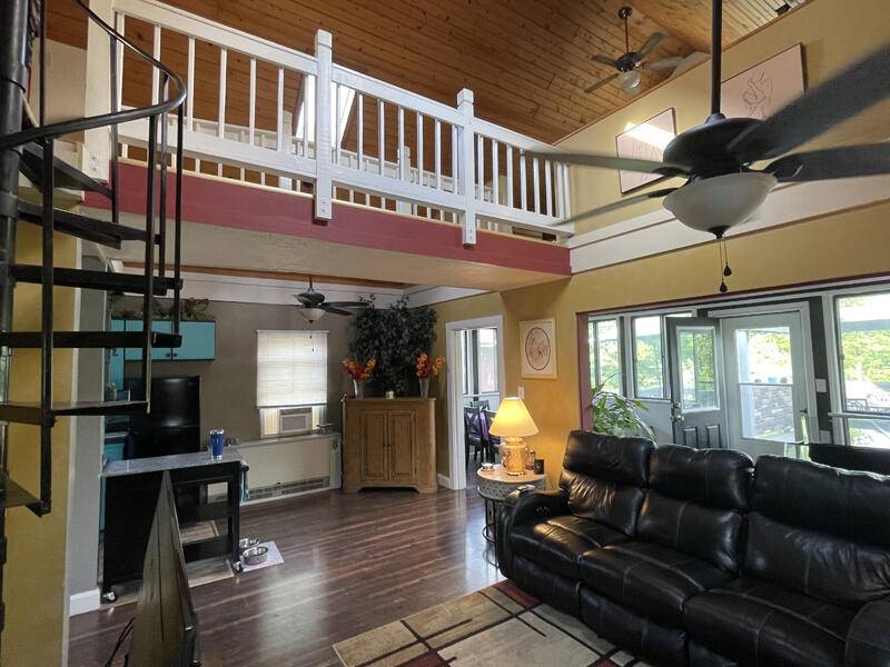 Somerset, KY 42501,921 Boat Dock Road