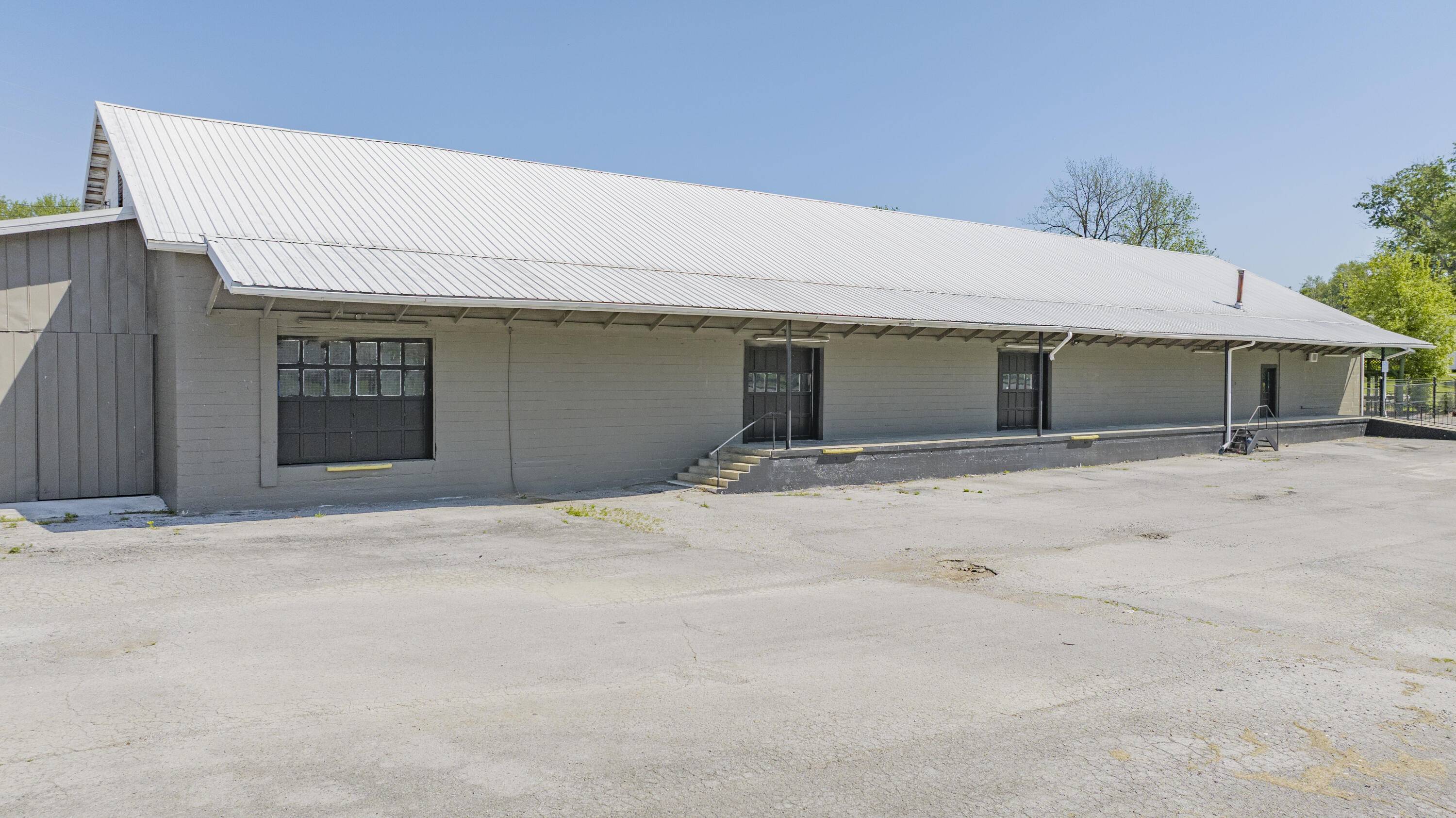 Monticello, KY 42633,862 South Main Street