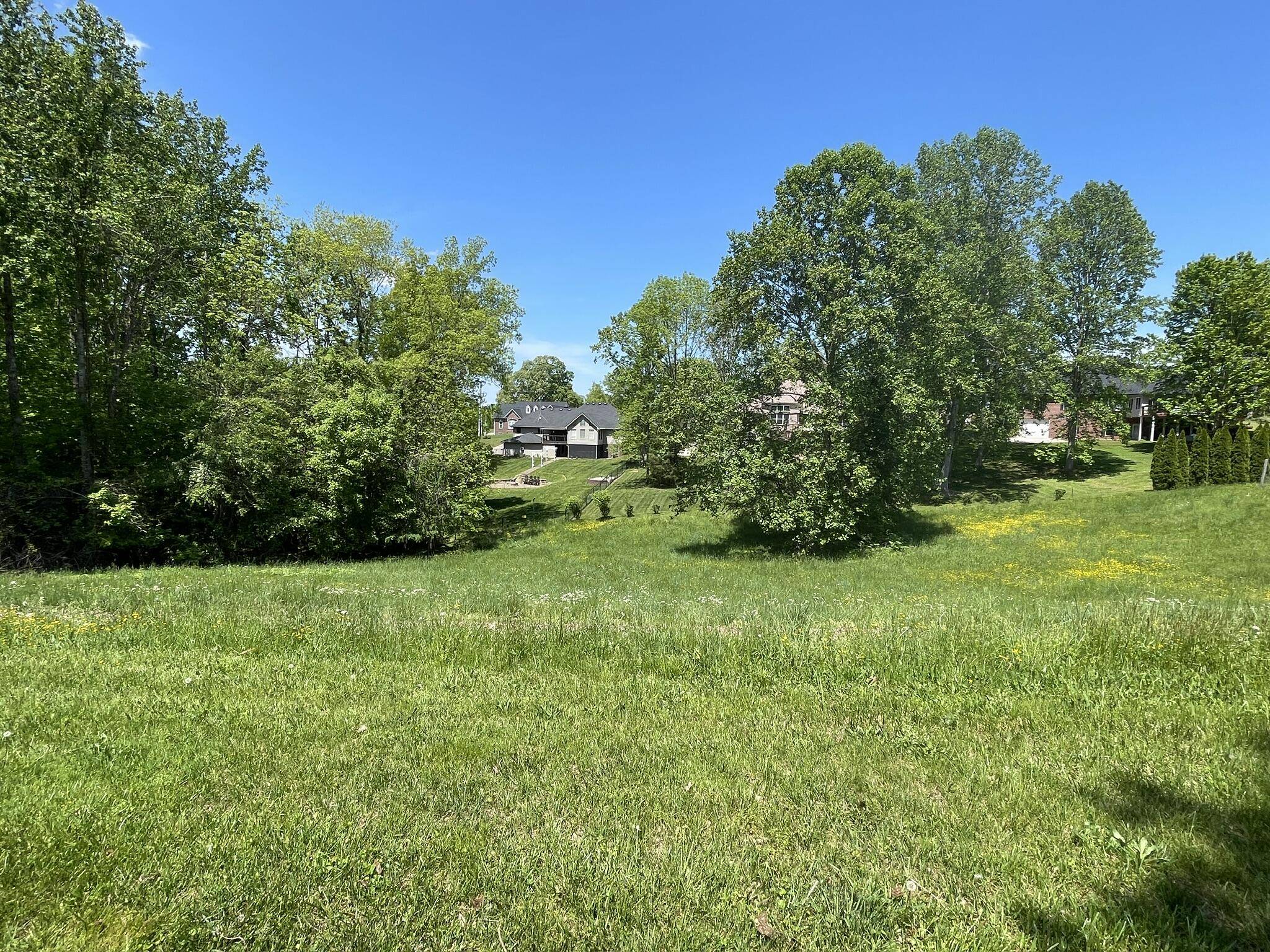 Somerset, KY 42503,311 Lake Cliff Drive