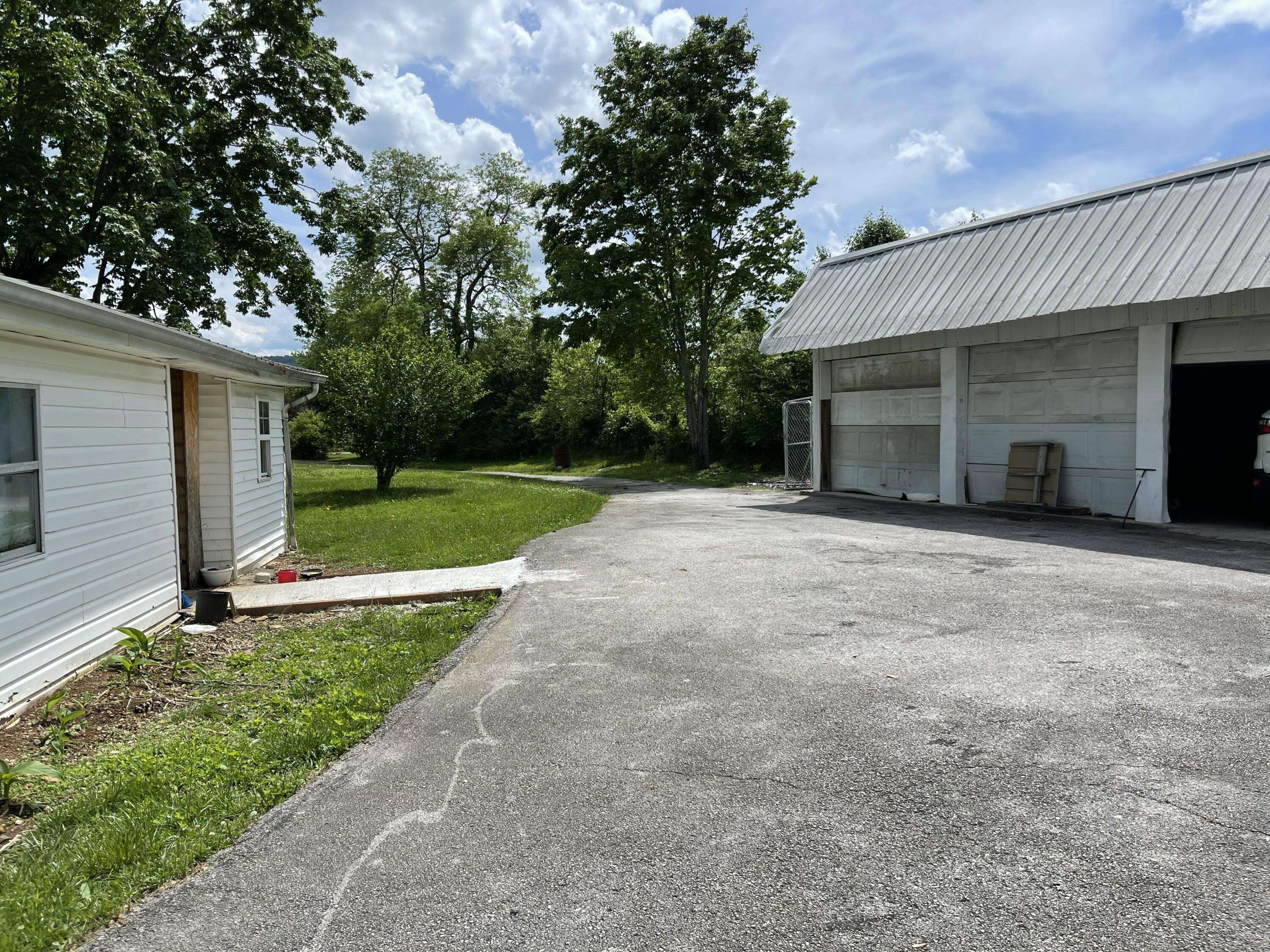Monticello, KY 42633,130 Branch Road