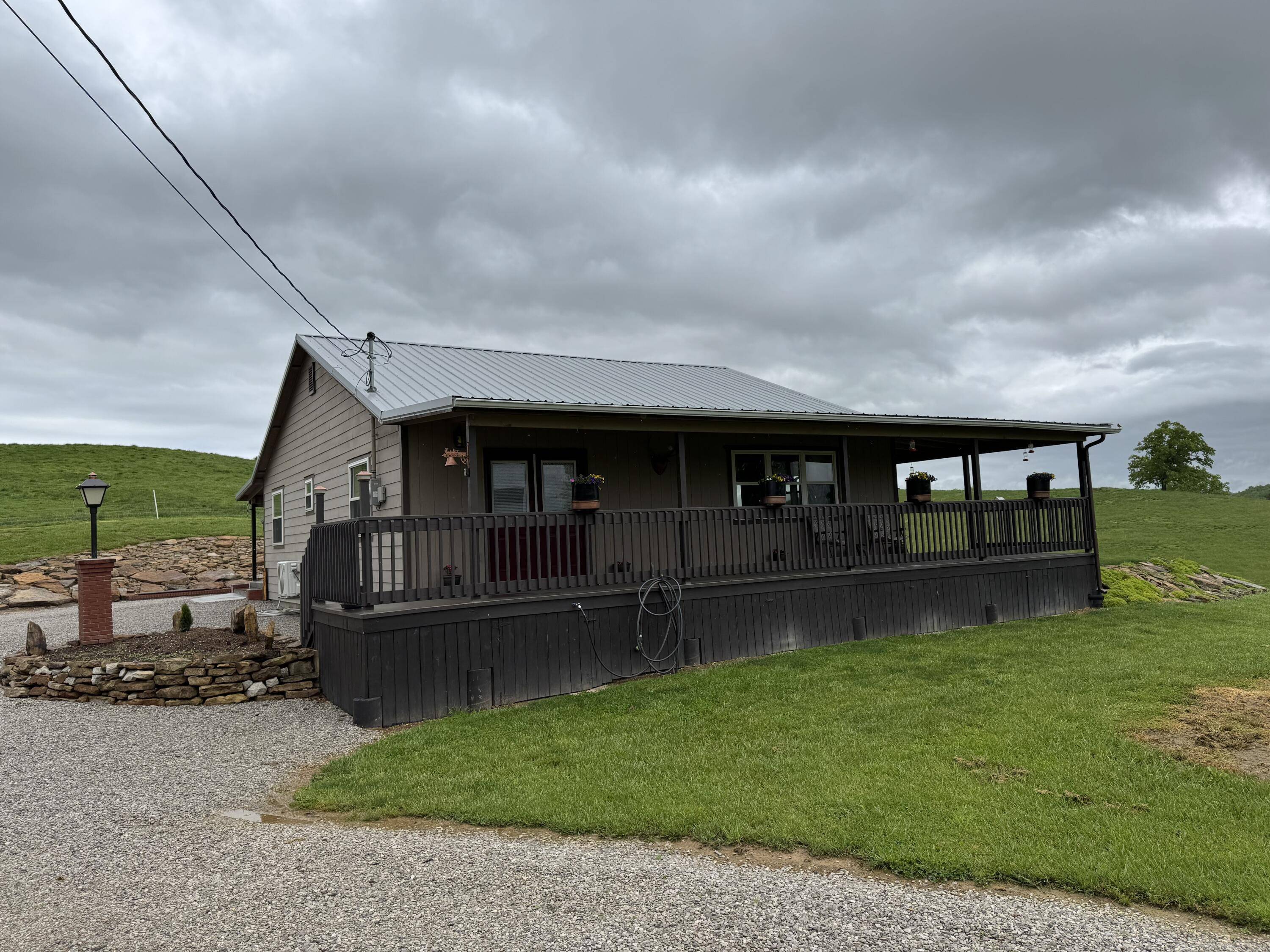 East Bernstadt, KY 40729,48 River Hill Road
