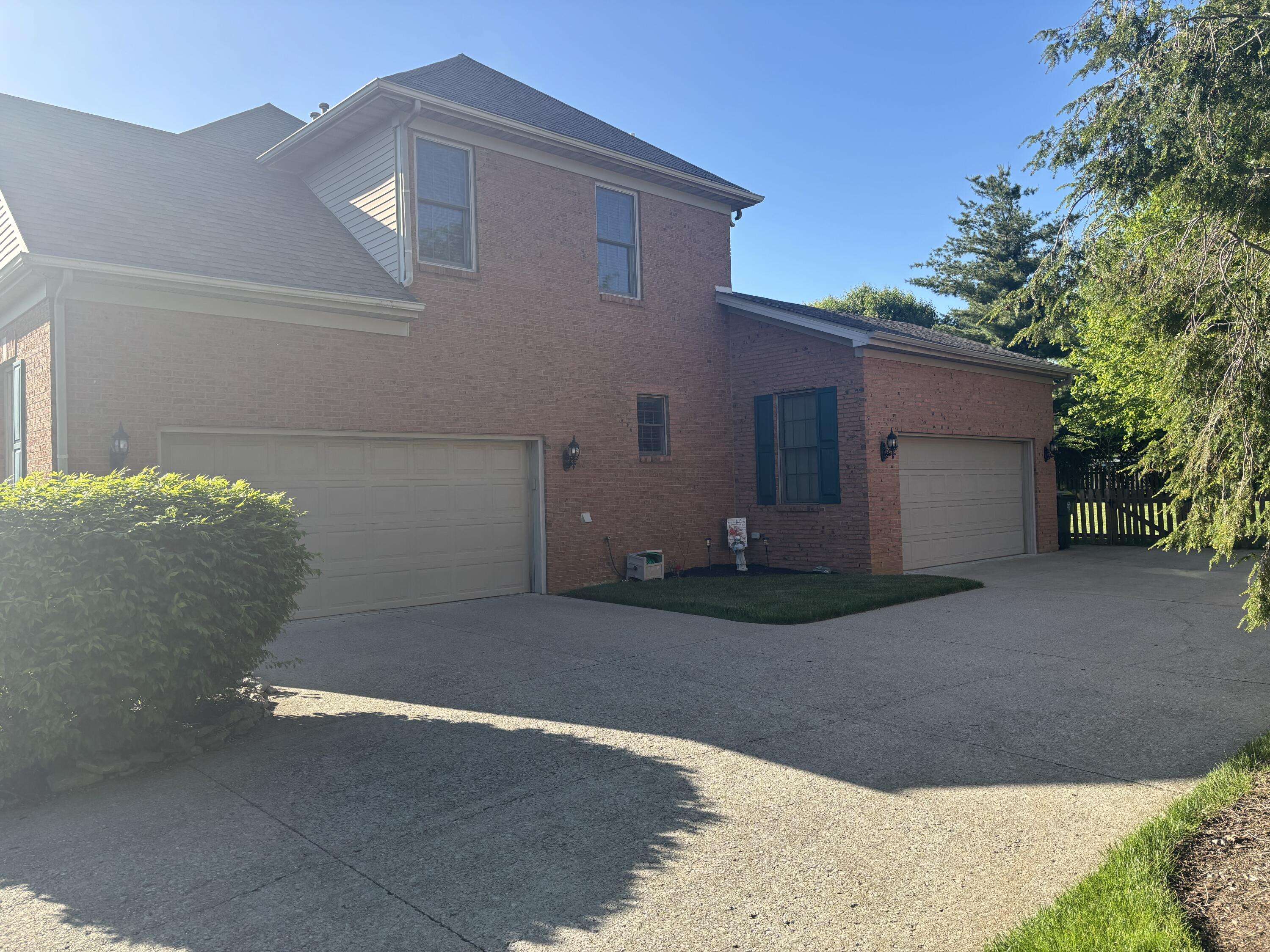 Lexington, KY 40515,2220 Broadhead Place