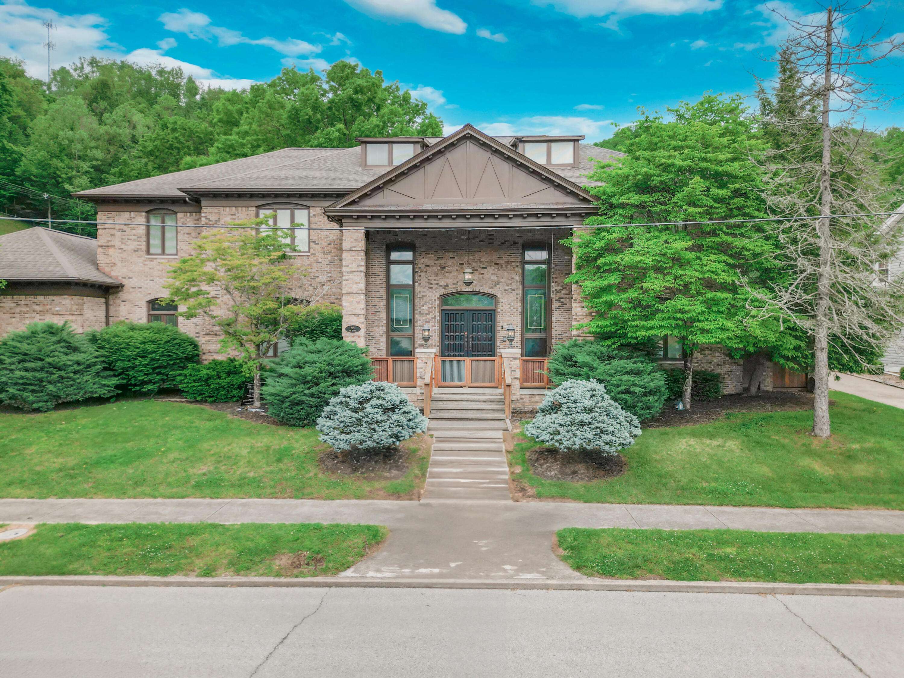 Paintsville, KY 41240,319 Fifth Street