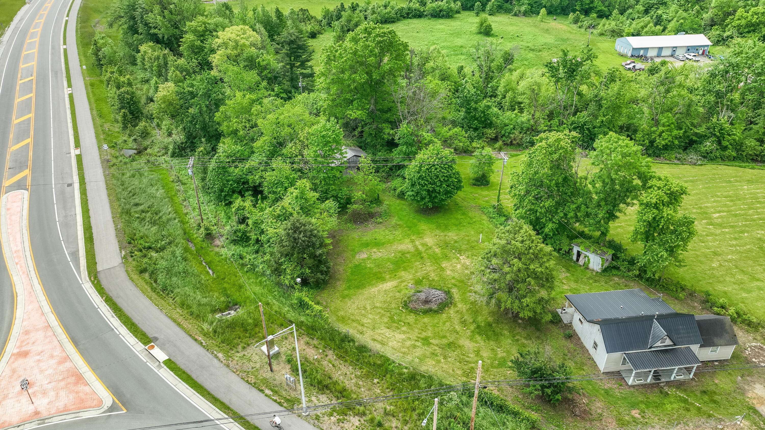 Berea, KY 40403,1495 HWY 1016