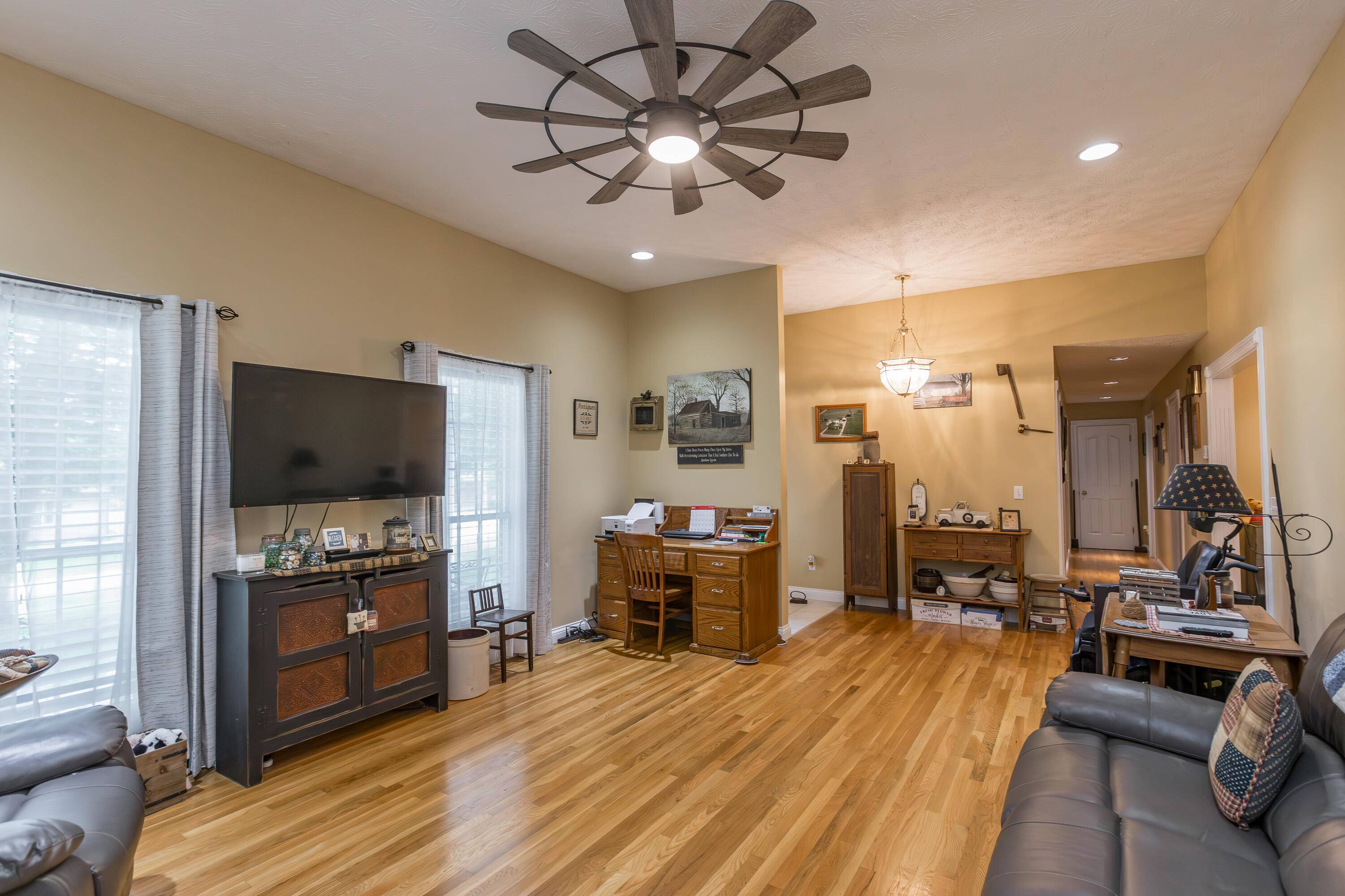 Stanford, KY 40484,53 Douglas Avenue