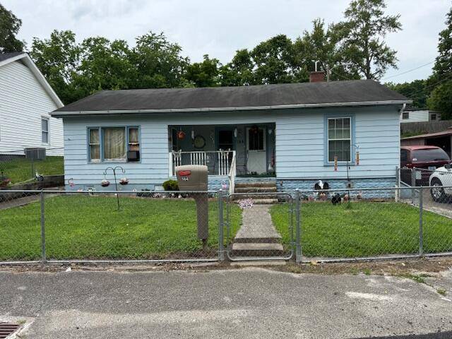 Irvine, KY 40336,144 North Plum Street