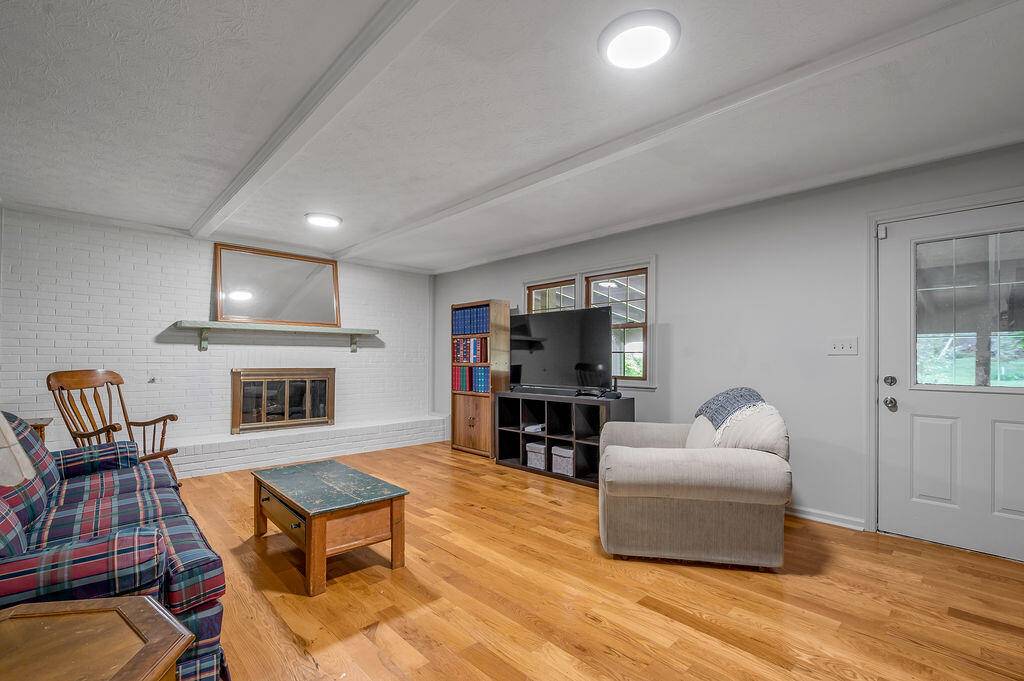 Lexington, KY 40503,909 Witthuhn Way