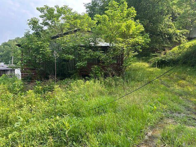 Wooton, KY 41776,107 Bills Branch Road