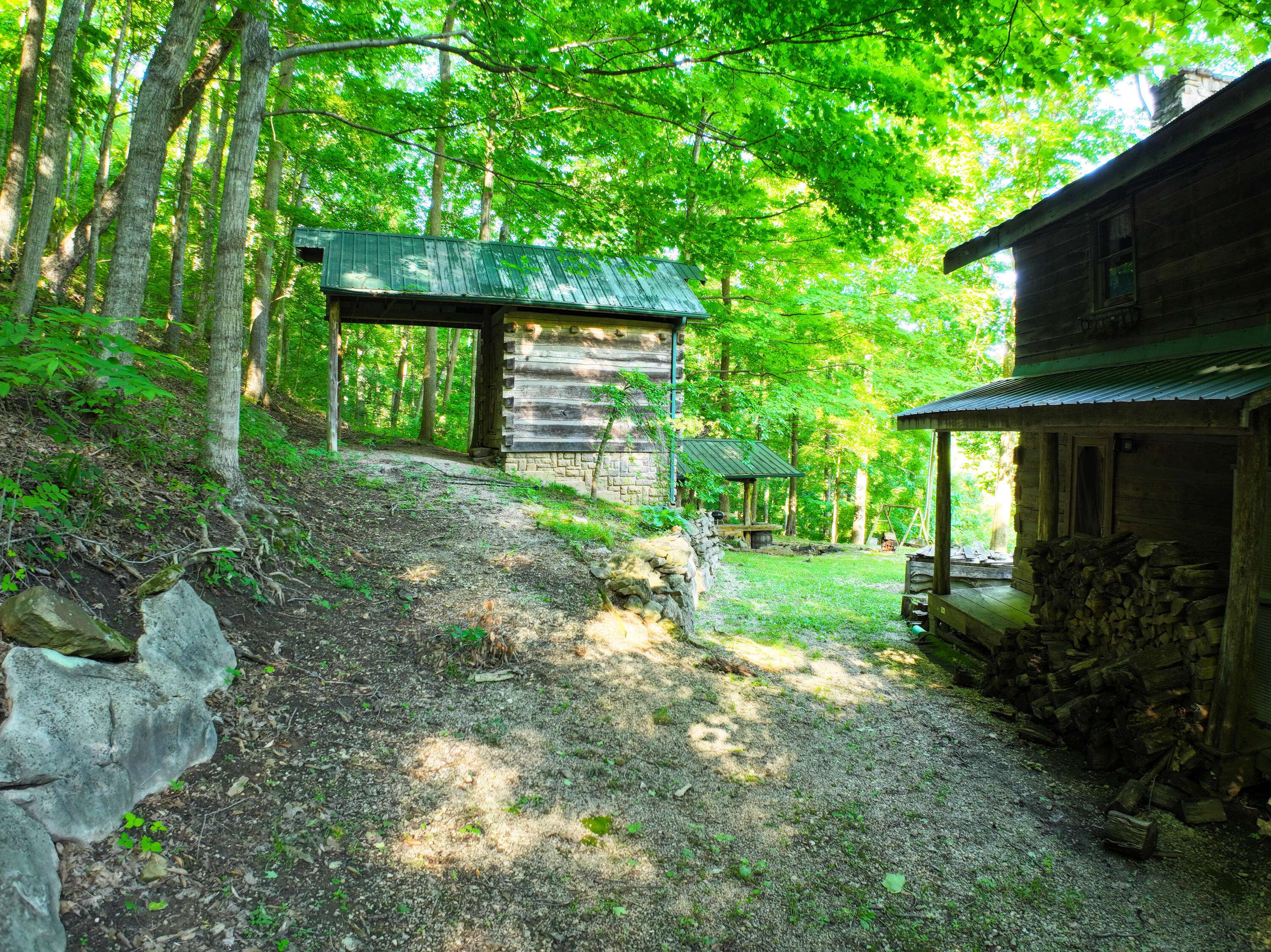 Irvine, KY 40336,692 Little Doe Creek Road