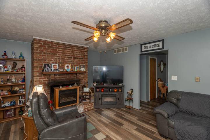 Georgetown, KY 40324