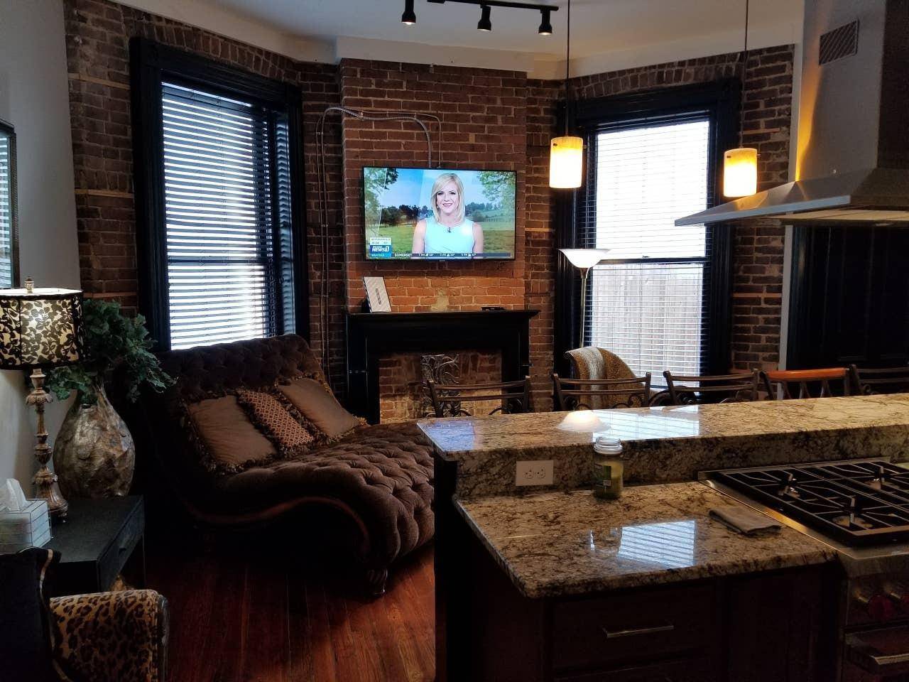 Lexington, KY 40508,275 South Limestone Street #110