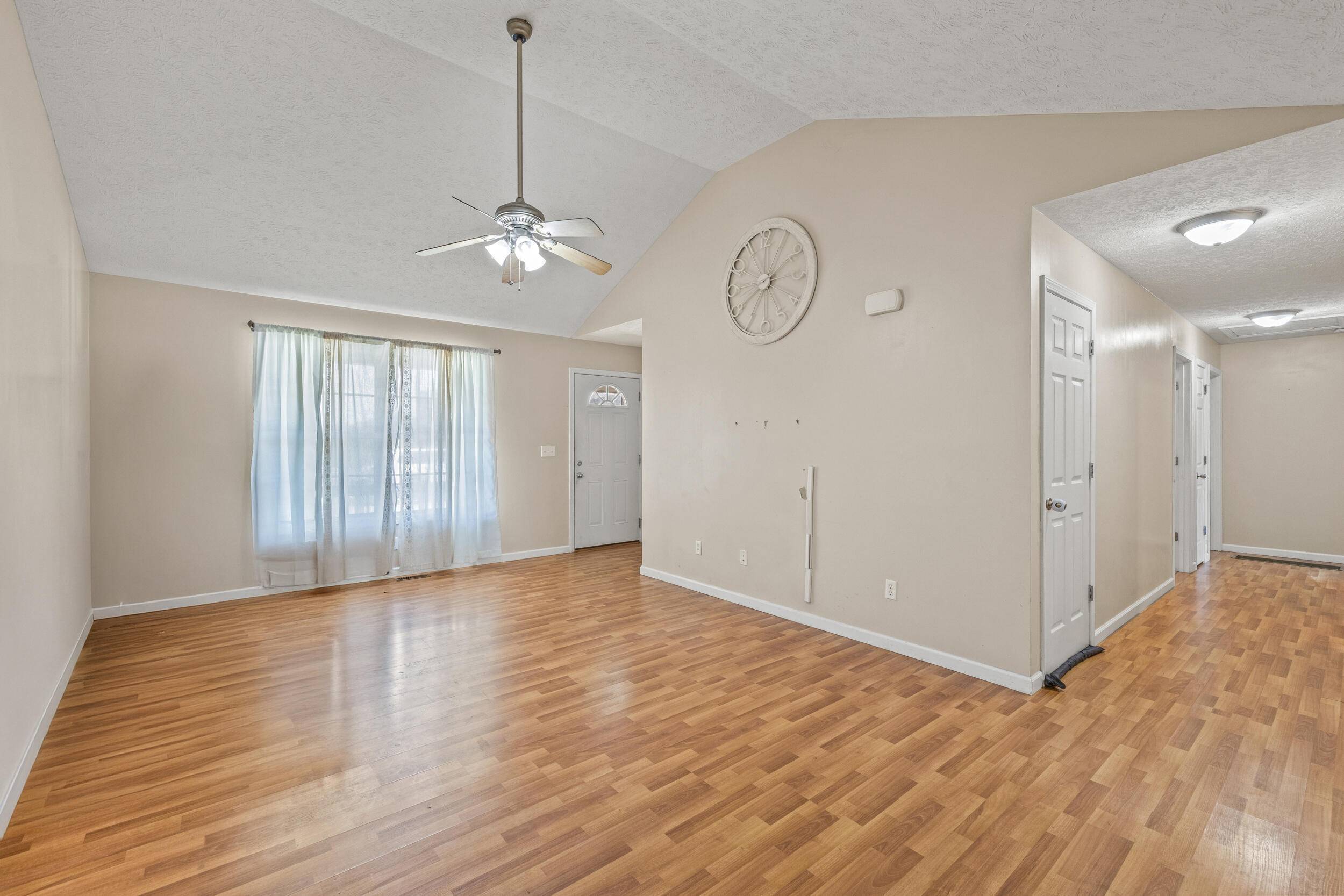 Irvine, KY 40336,129 Glory Street