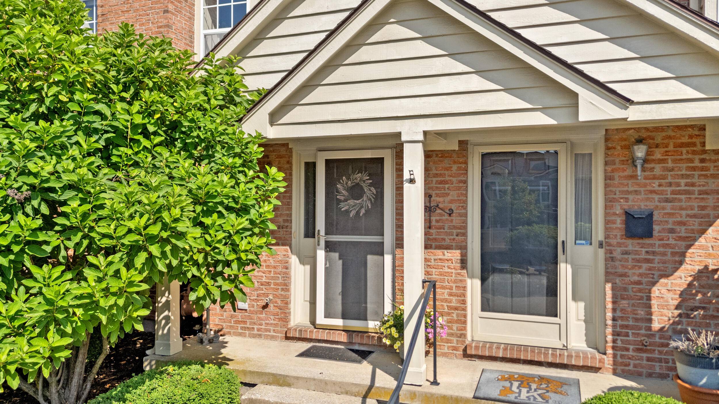 Lexington, KY 40507,541 West Short Street #14