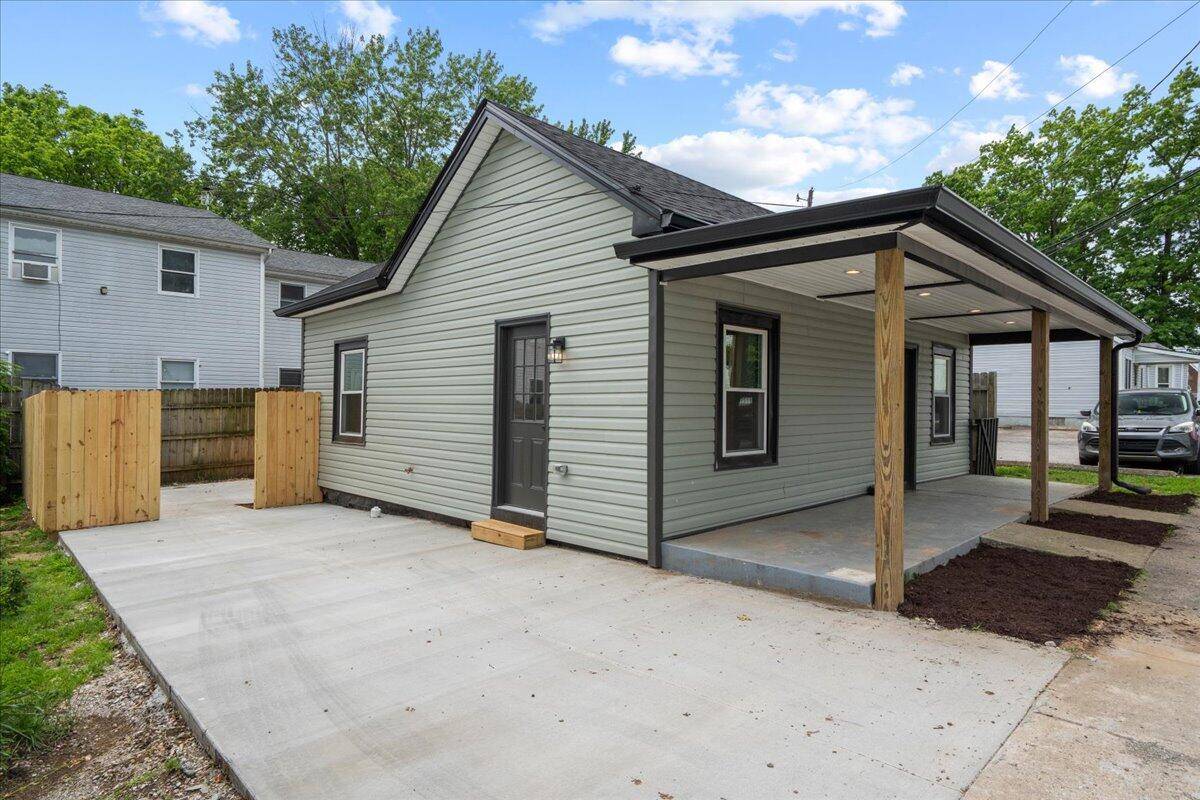 Versailles, KY 40383,224 Douglas Avenue