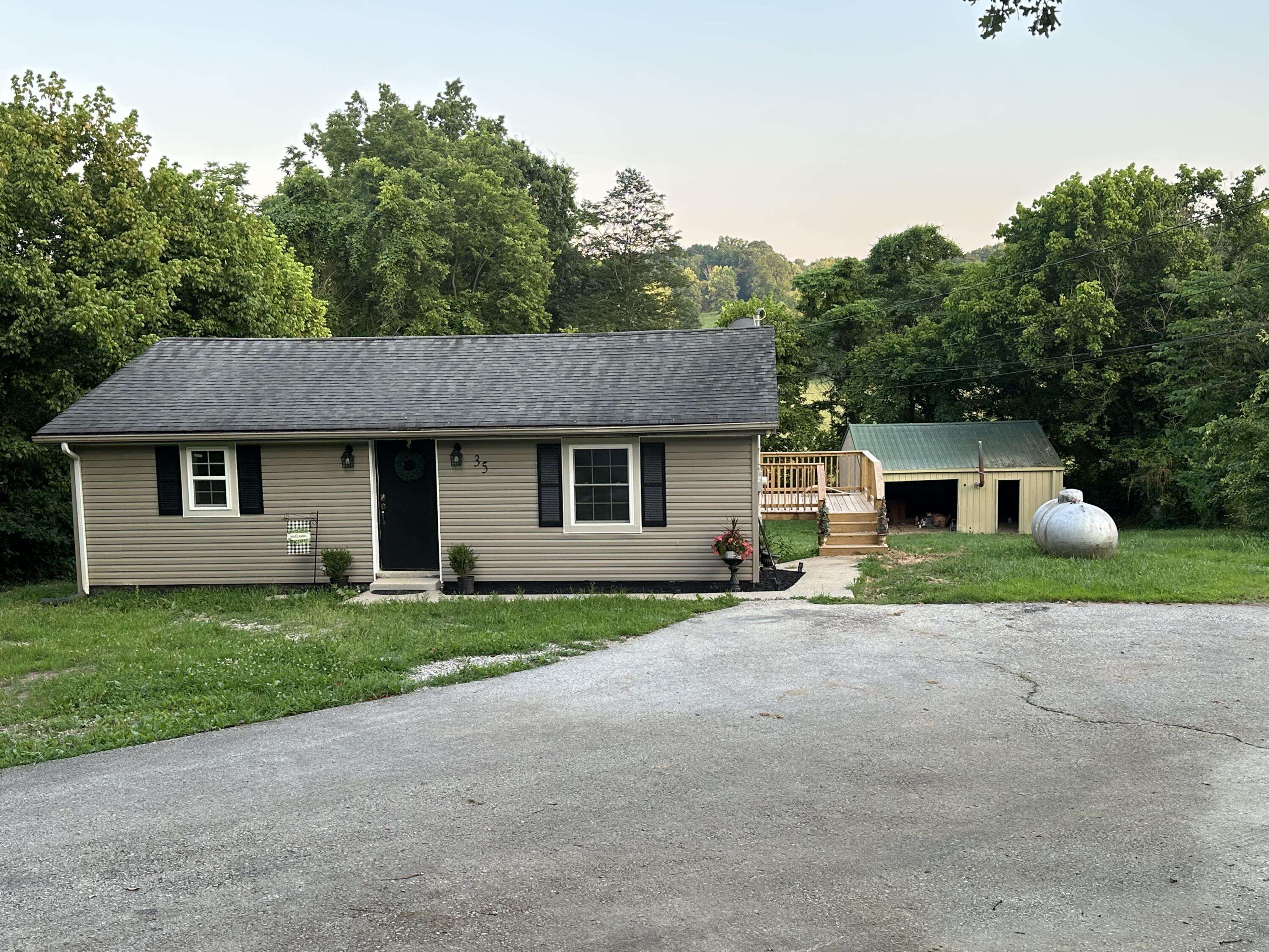 Irvine, KY 40336,35 Rogers Lane