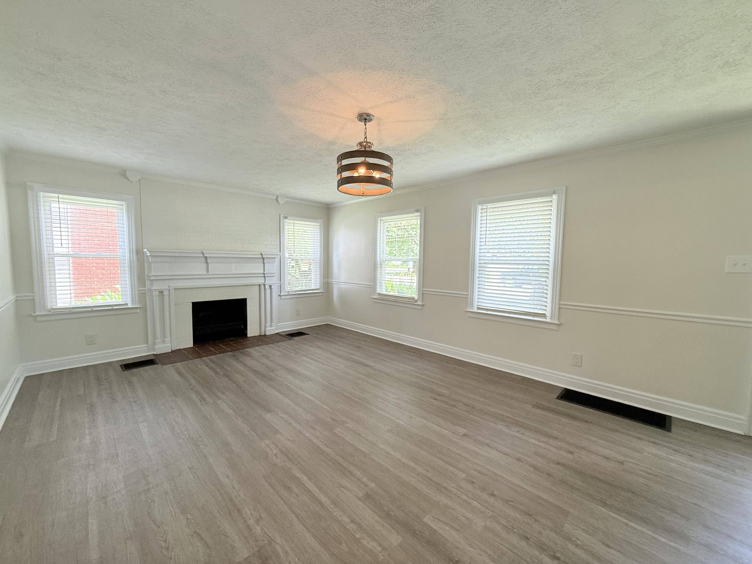 Lancaster, KY 40444,105 North Paulding Street