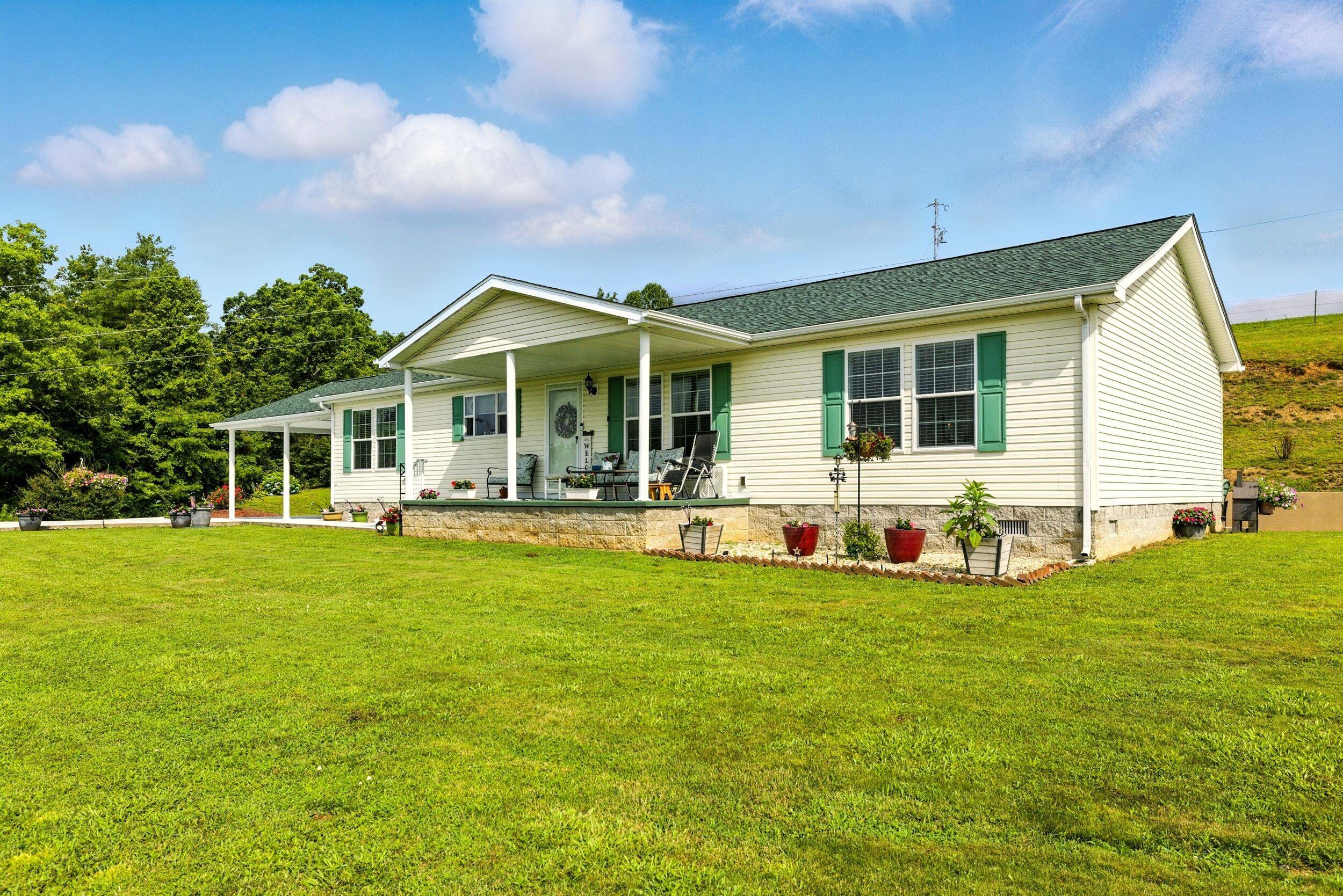 Campton, KY 41301,358 Quillen Chapel School Road