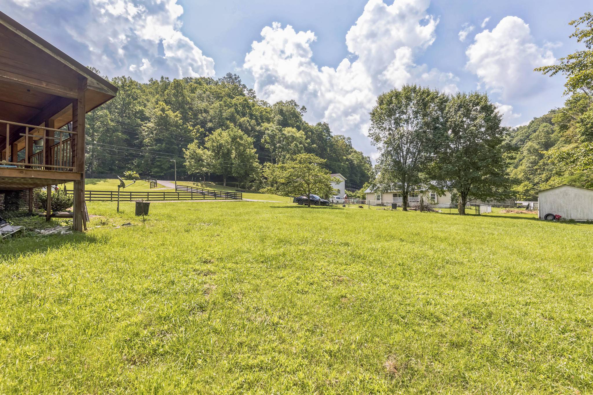 Prestonsburg, KY 41653,30 Country Lane