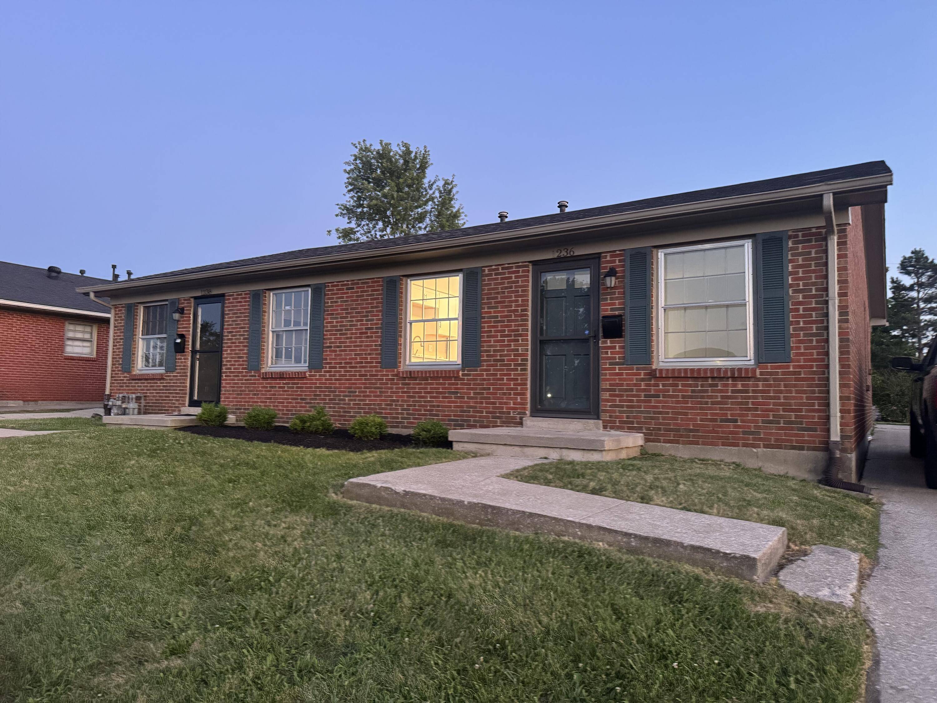 Lexington, KY 40517,1236-1238 Centre Parkway