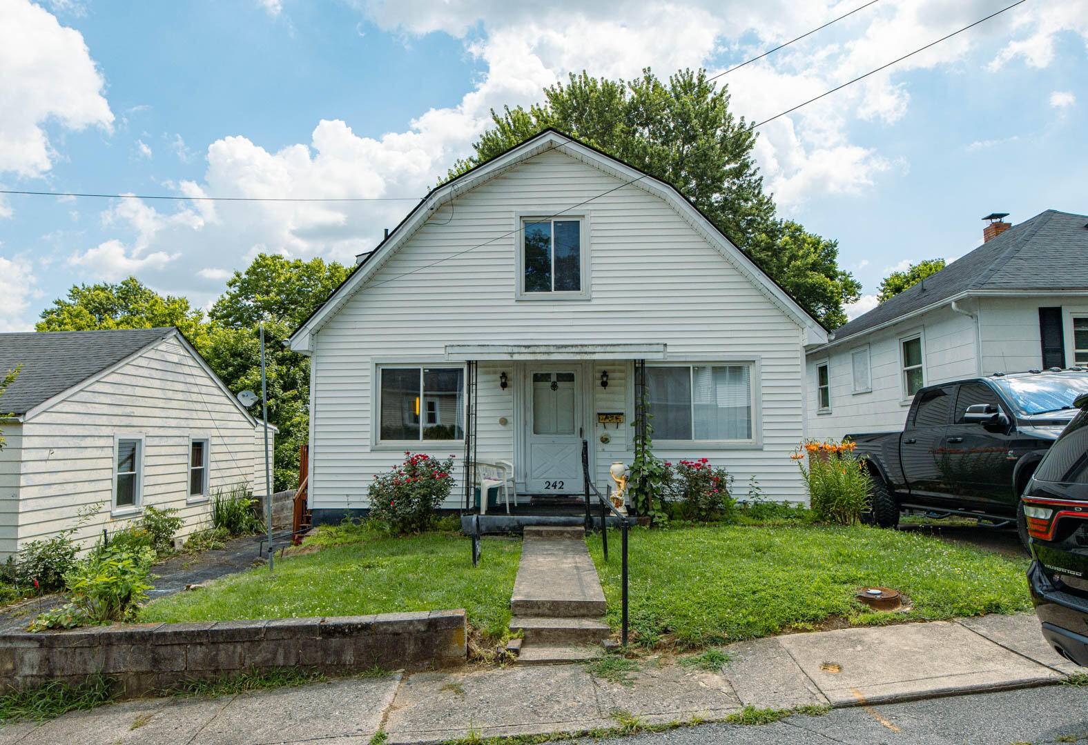 Paris, KY 40361,242 Creekview Drive