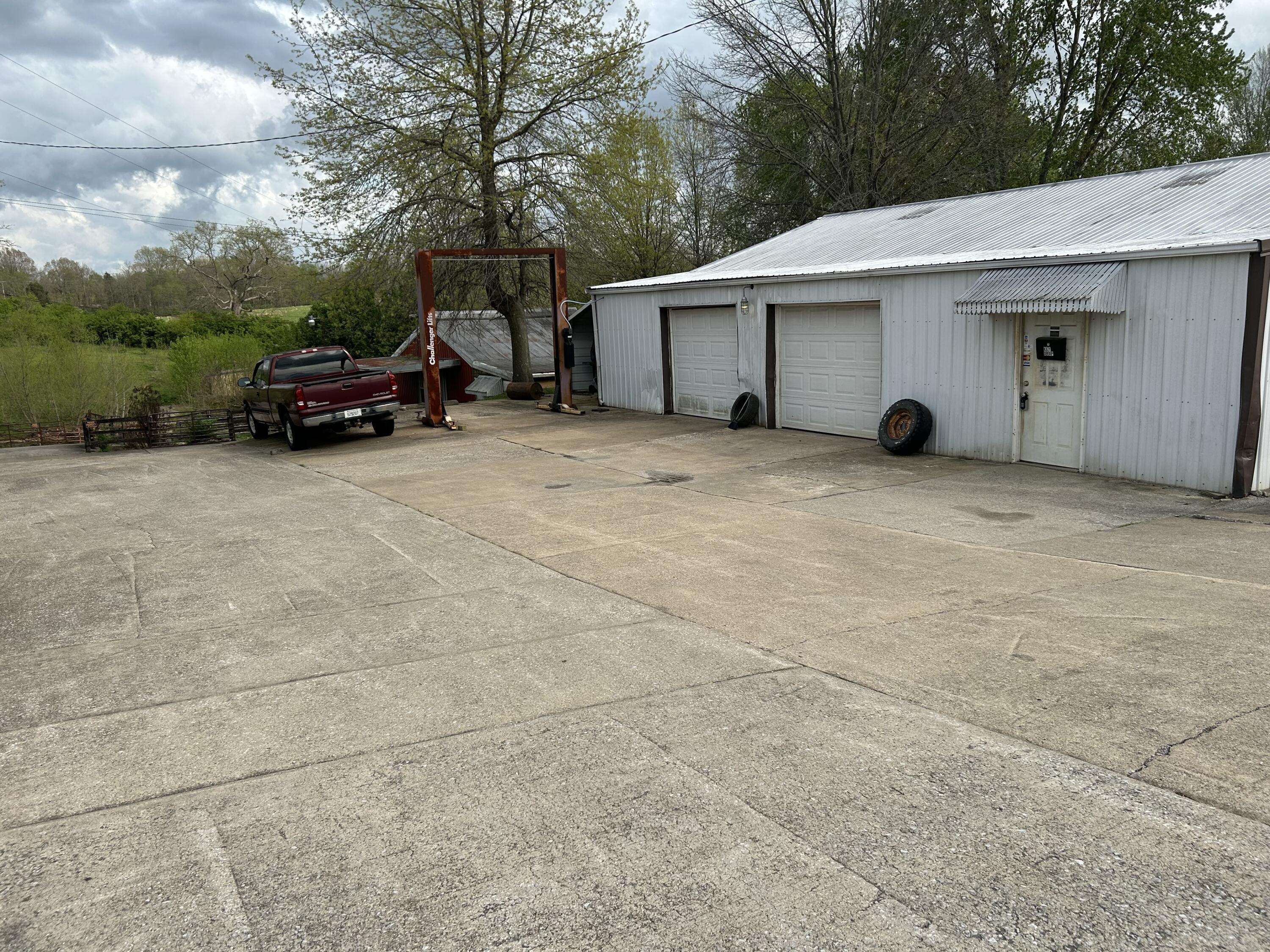 Lawrenceburg, KY 40342,1060 Commercial Drive