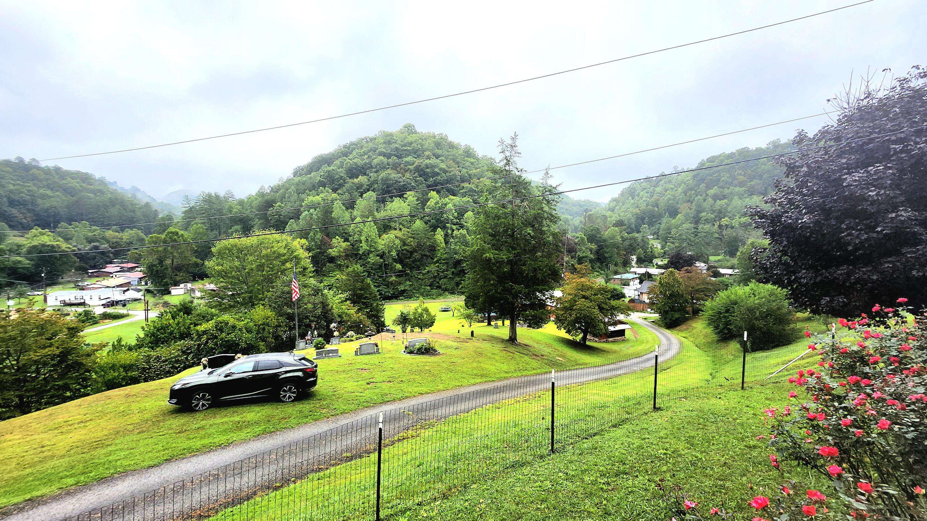 Hazard, KY 41701,31 Hamilton Lane