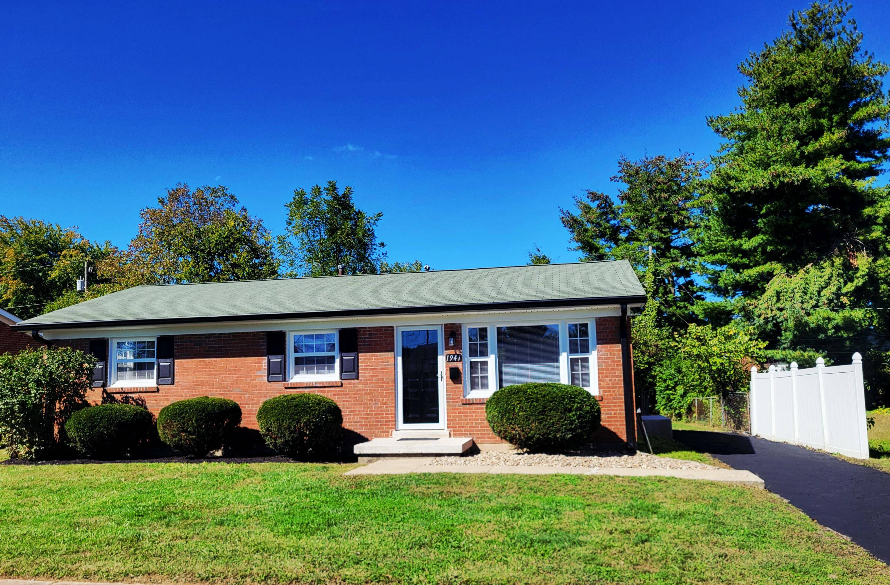 Lexington, KY 40505,1941 Glengarry Way